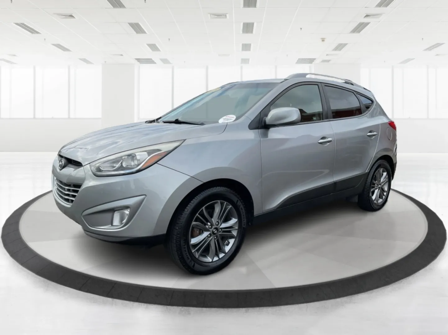 2015 Hyundai Tucson SE (KM8JUCAG2FU) with an Theta II 2.4L I-4 gasoline direct injection engine, located at 1099 N County Rd 25A, Troy, OH, 45373, (937) 908-9800, 40.057079, -84.212883 - Are you ready to elevate your daily commute or weekend adventures? The 2015 Hyundai Tucson SE, available exclusively at Advantage Car and Credit in Troy, OH, is the perfect SUV for anyone looking to enhance their lifestyle with a reliable and stylish vehicle. With its robust features and practicalit - Photo#7