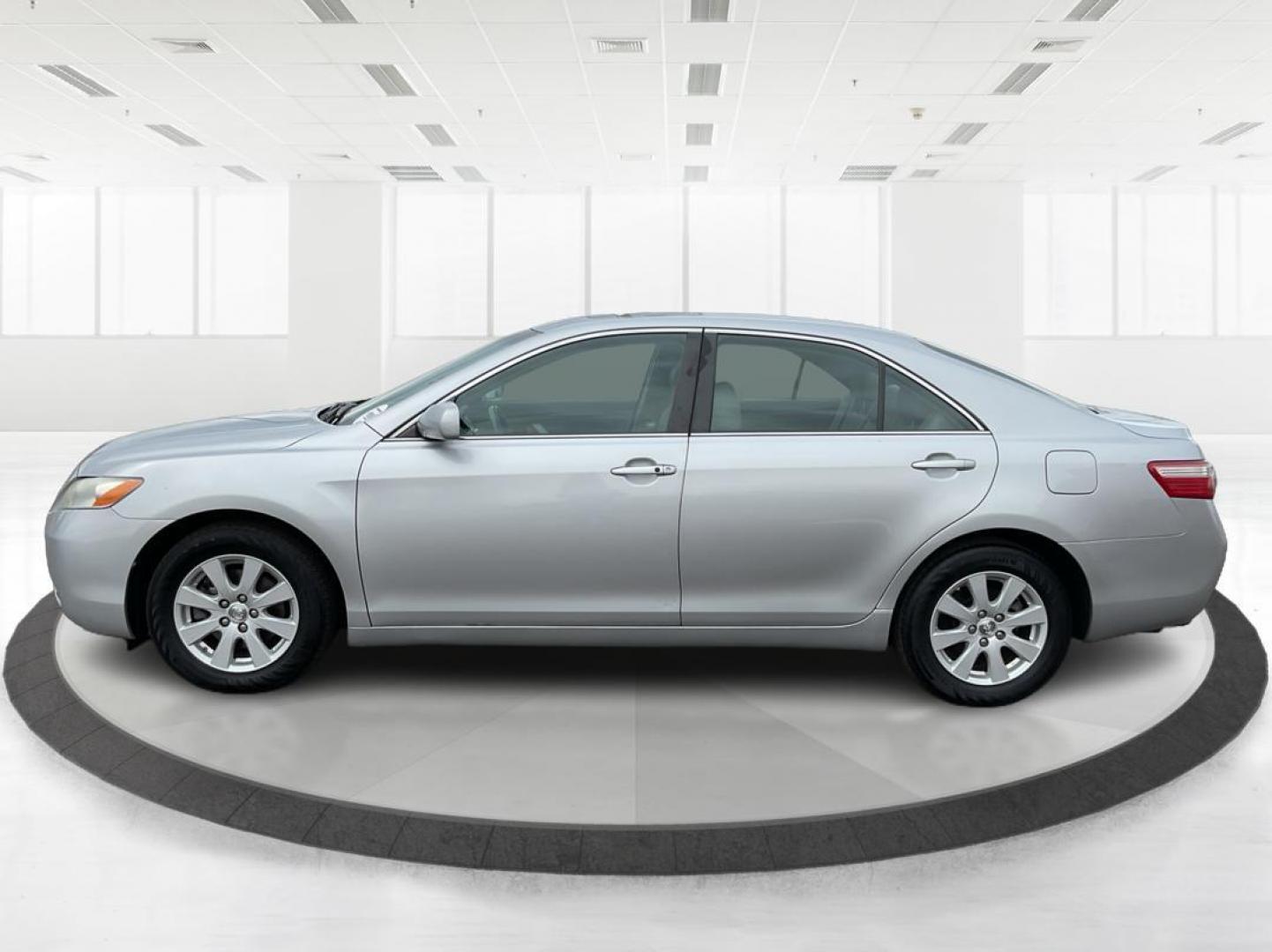 2007 Toyota Camry XLE V6 (4T1BK46K77U) with an 3.5L V-6 DOHC engine, located at 1184 Kauffman Ave, Fairborn, OH, 45324, (937) 908-9800, 39.807072, -84.030914 - 2007 Toyota Camry XLE V6 - Photo#5