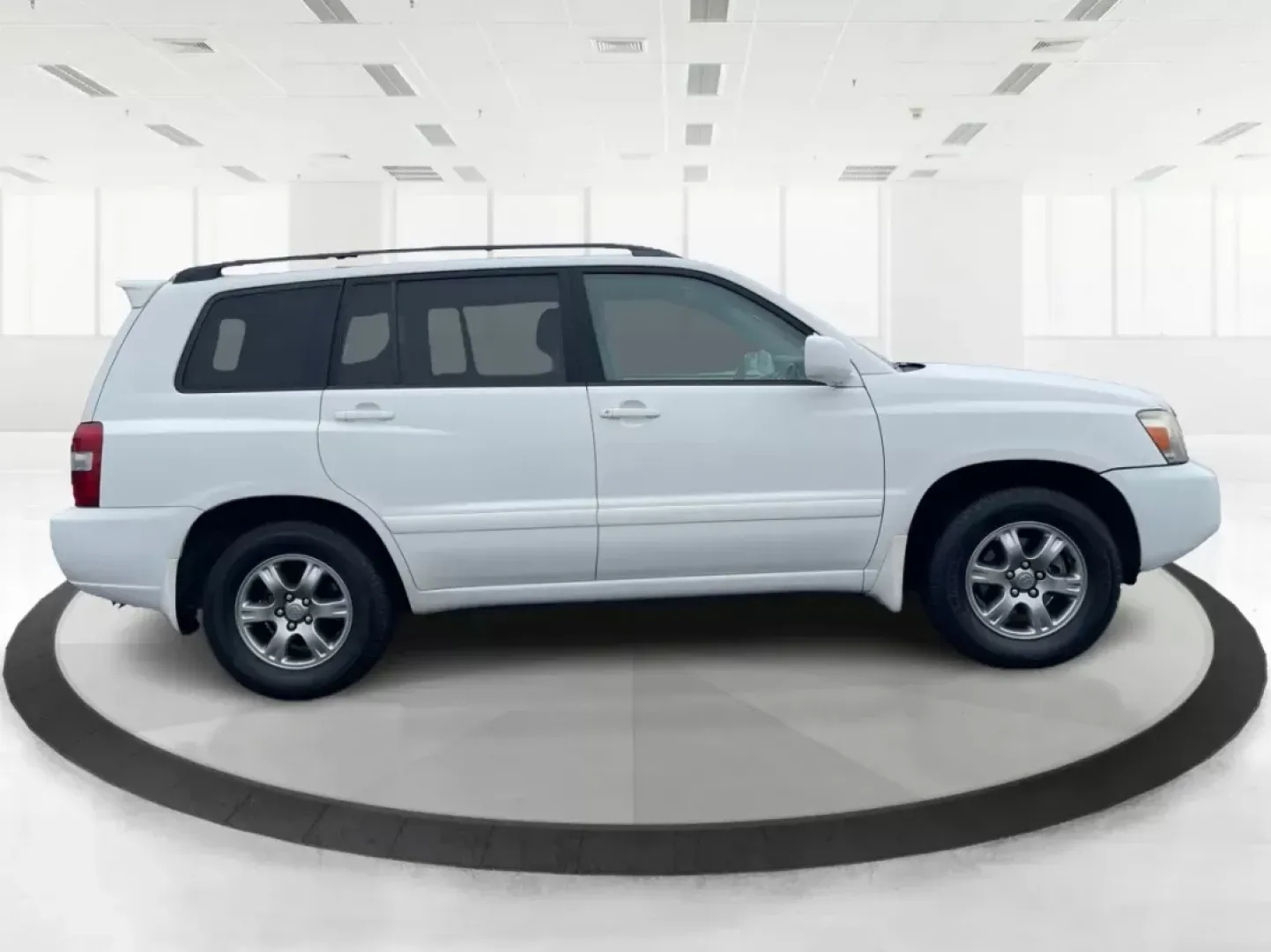 2007 Toyota Highlander V6 | Sport V6 (JTEGP21A370) with an 3.3L V-6 DOHC engine, located at 1230 East Main St, Xenia, OH, 45385, (937) 908-9800, 39.688026, -83.910172 - **Explore the Road Ahead with the 2007 Toyota Highlander - Your Next Adventure Awaits!**<br /> <br /> Are you ready to elevate your family outings or embark on weekend adventures without breaking the bank? Look no further! At **Advantage Car and Credit**, located at **1184 Kauffman Ave, Fairborn, OH - Photo#1