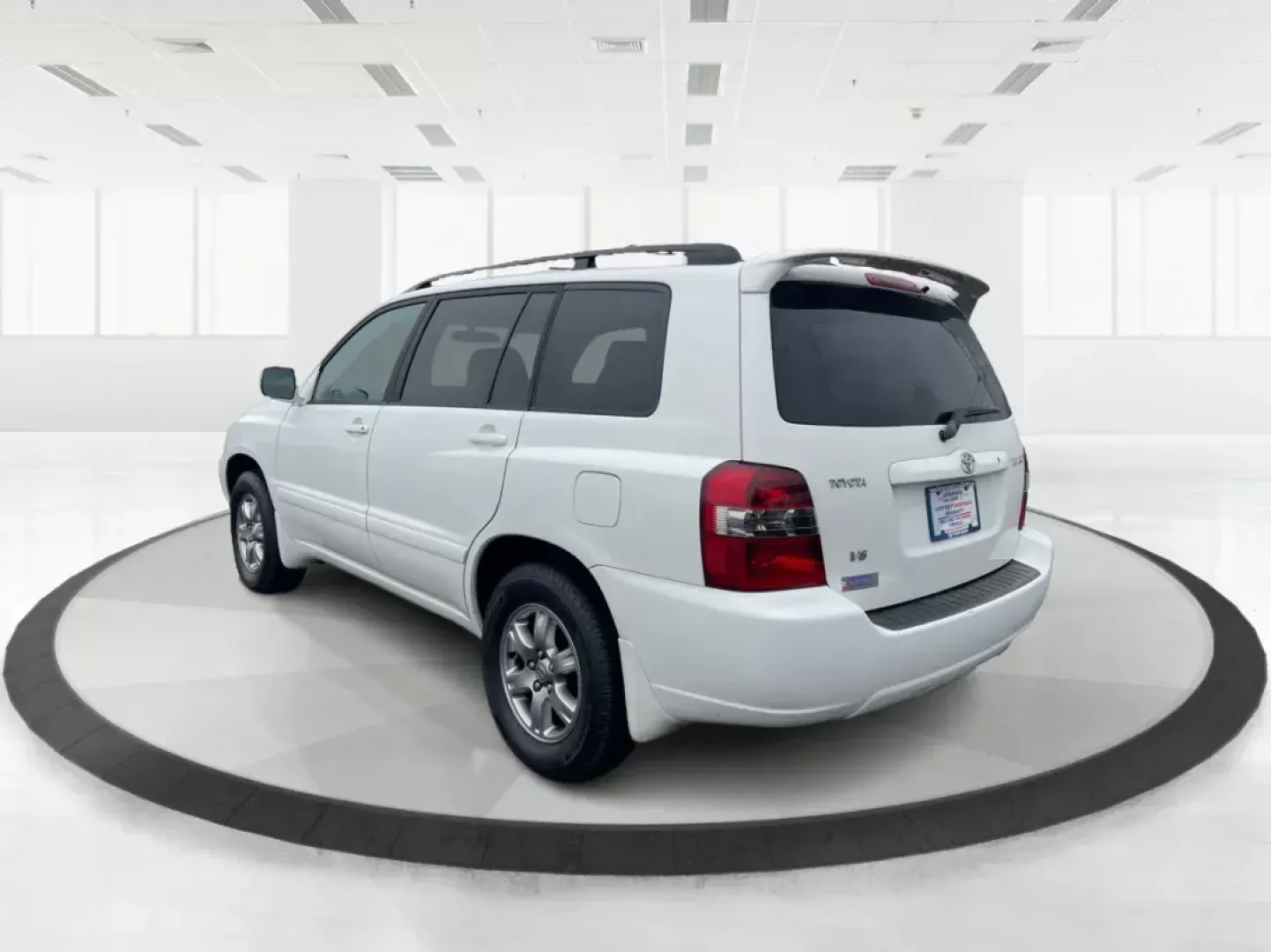 2007 Toyota Highlander V6 | Sport V6 (JTEGP21A370) with an 3.3L V-6 DOHC engine, located at 1230 East Main St, Xenia, OH, 45385, (937) 908-9800, 39.688026, -83.910172 - **Explore the Road Ahead with the 2007 Toyota Highlander - Your Next Adventure Awaits!**<br /> <br /> Are you ready to elevate your family outings or embark on weekend adventures without breaking the bank? Look no further! At **Advantage Car and Credit**, located at **1184 Kauffman Ave, Fairborn, OH - Photo#4