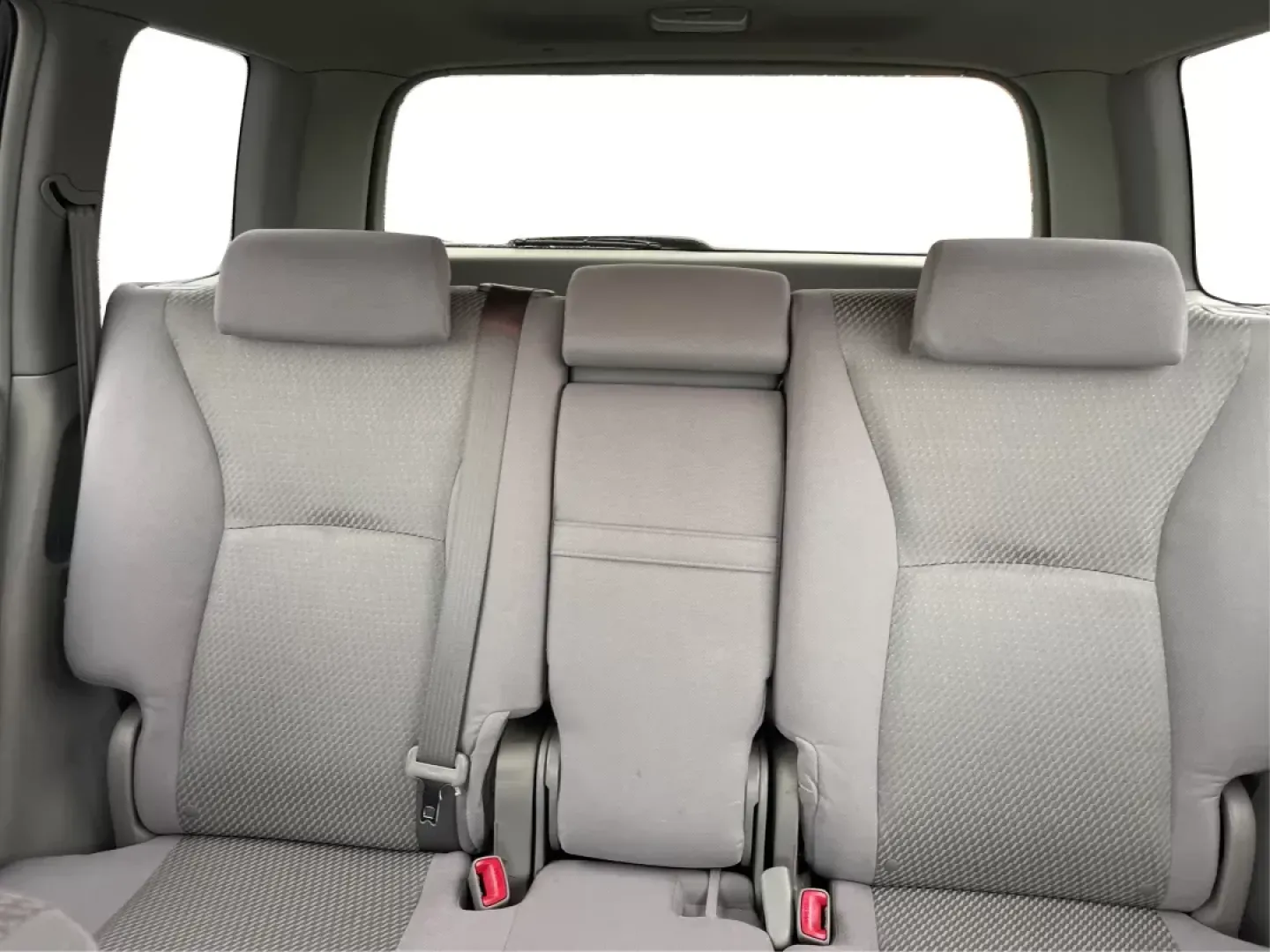 2007 Toyota Highlander V6 | Sport V6 (JTEGP21A370) with an 3.3L V-6 DOHC engine, located at 1230 East Main St, Xenia, OH, 45385, (937) 908-9800, 39.688026, -83.910172 - **Explore the Road Ahead with the 2007 Toyota Highlander - Your Next Adventure Awaits!**<br /> <br /> Are you ready to elevate your family outings or embark on weekend adventures without breaking the bank? Look no further! At **Advantage Car and Credit**, located at **1184 Kauffman Ave, Fairborn, OH - Photo#13