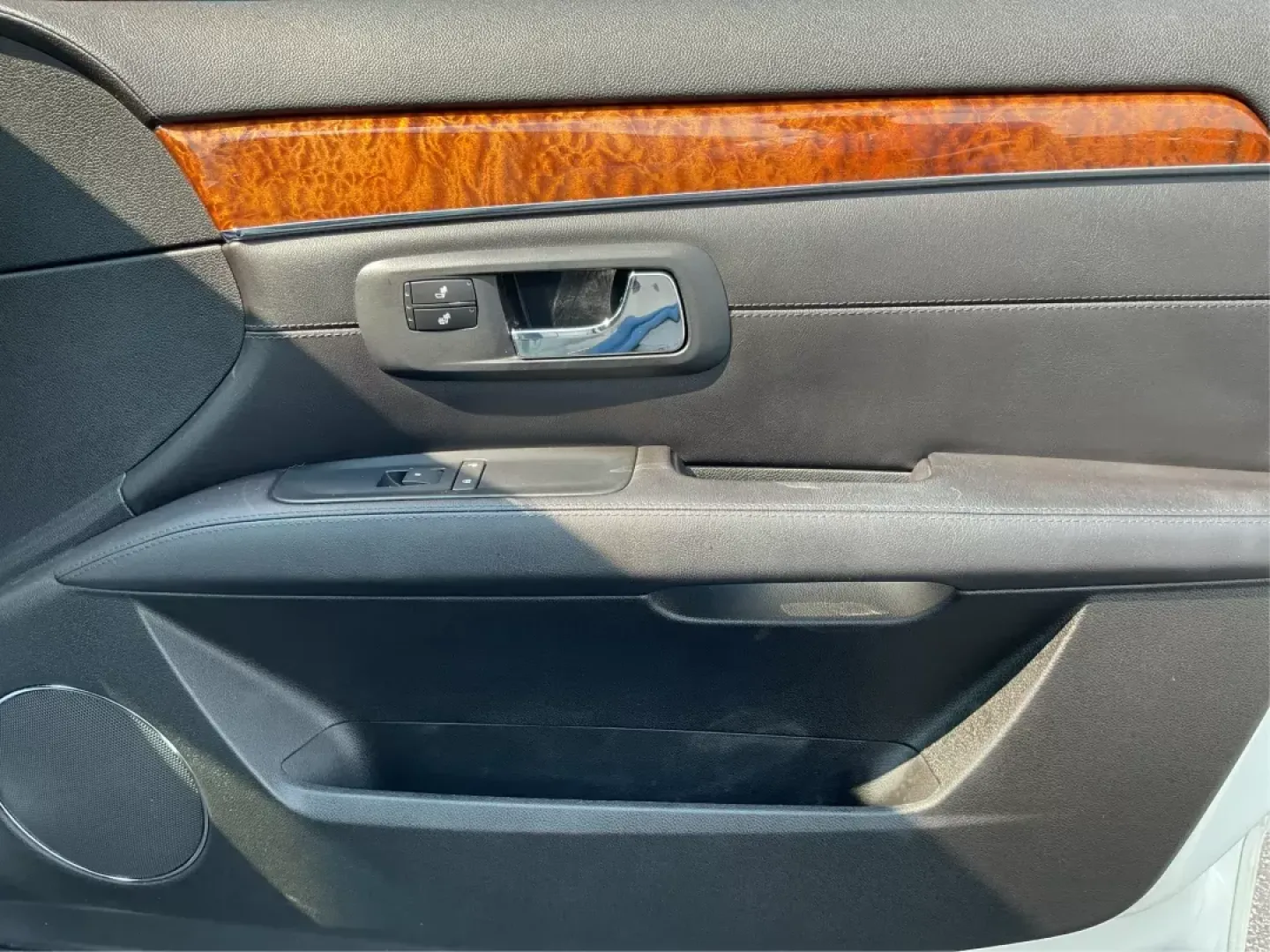 2008 Cadillac SRX V6 (1GYEE437480) with an 3.6L V-6 DOHC engine, located at 880 E. National Road, Vandalia, OH, 45377, (937) 908-9800, 39.891918, -84.183594 - **Discover Your Next Adventure with the 2008 Cadillac SRX at Advantage Car and Credit!** <br /> <br /> Are you a growing family in search of a reliable, stylish SUV that's perfect for weekend getaways or daily commutes? Look no further than this stunning 2008 Cadillac SRX, available now at Advantage - Photo#18