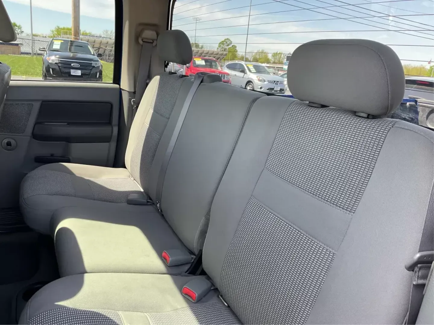 2008 Dodge Ram 1500 SLT (1D7HU18288J) with an HEMI Magnum 5.7L V-8 regular unleaded engine, located at 1230 East Main St, Xenia, OH, 45385, (937) 908-9800, 39.688026, -83.910172 - 2008 Dodge Ram 1500 SLT - Photo#9