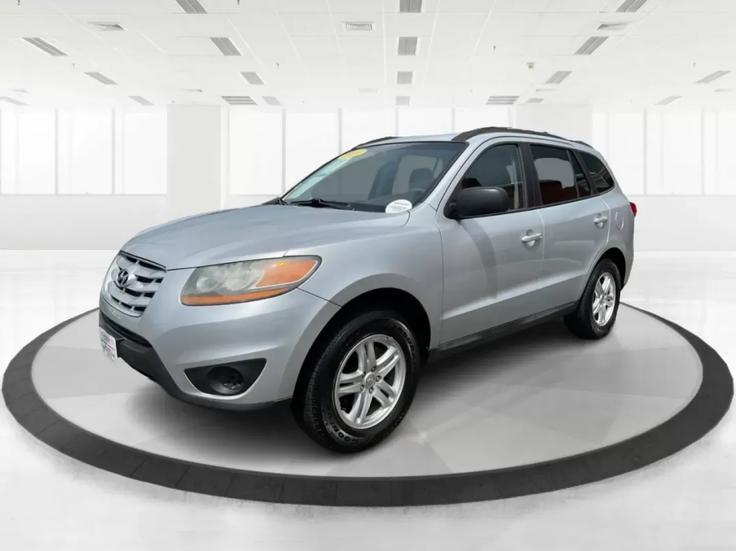 2010 Hyundai Santa Fe GLS (5NMSG3AB3AH) with an 2.4L I-4 DOHC engine, located at 1099 N County Rd 25A, Troy, OH, 45373, (937) 908-9800, 40.057079, -84.212883 - ### Discover Your Next Adventure with the 2010 Hyundai Santa Fe GLS at Advantage Car and Credit!<br /> <br /> Are you looking for a dependable vehicle that can comfortably accommodate your growing family or offer you a reliable partner for weekend adventures? Look no further than this stunning **201 - Photo#8