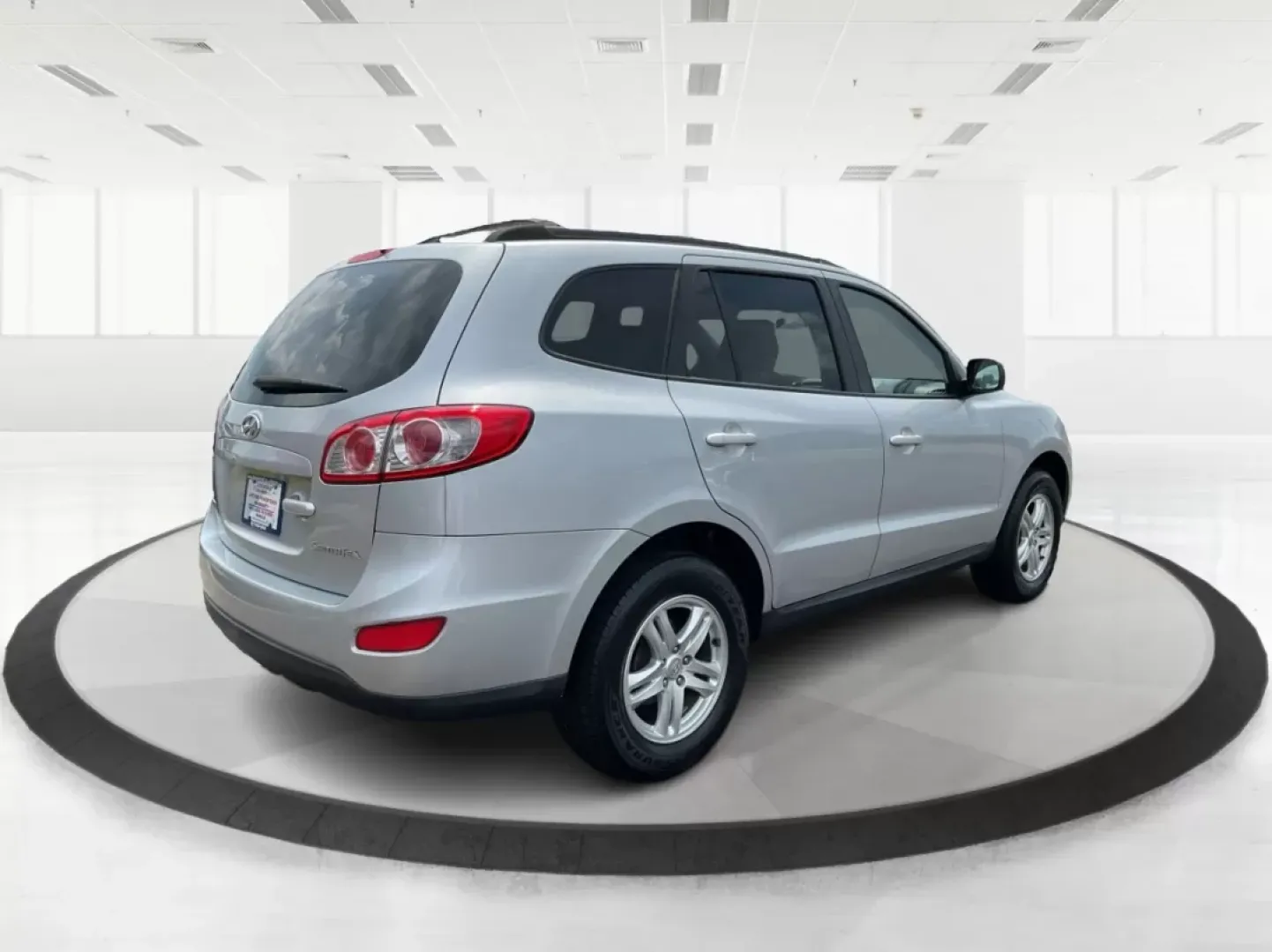2010 Hyundai Santa Fe GLS (5NMSG3AB3AH) with an 2.4L I-4 DOHC engine, located at 1099 N County Rd 25A, Troy, OH, 45373, (937) 908-9800, 40.057079, -84.212883 - ### Discover Your Next Adventure with the 2010 Hyundai Santa Fe GLS at Advantage Car and Credit!<br /> <br /> Are you looking for a dependable vehicle that can comfortably accommodate your growing family or offer you a reliable partner for weekend adventures? Look no further than this stunning **201 - Photo#2