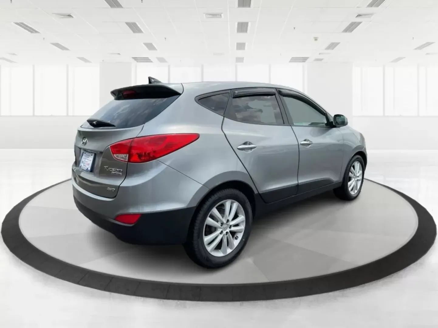 2010 Hyundai Tucson Limited (KM8JUCAC0AU) with an Theta II 2.4L I-4 DOHC engine, located at 4508 South Dixie Dr, Moraine, OH, 45439, (937) 908-9800, 39.689976, -84.218452 - **Adventure Awaits with the 2010 Hyundai Tucson Limited at Advantage Car and Credit!**<br /> <br /> Are you ready to embark on new adventures with your family or explore the great outdoors? The 2010 Hyundai Tucson Limited is the perfect companion for anyone who craves versatility and comfort-ideal f - Photo#2