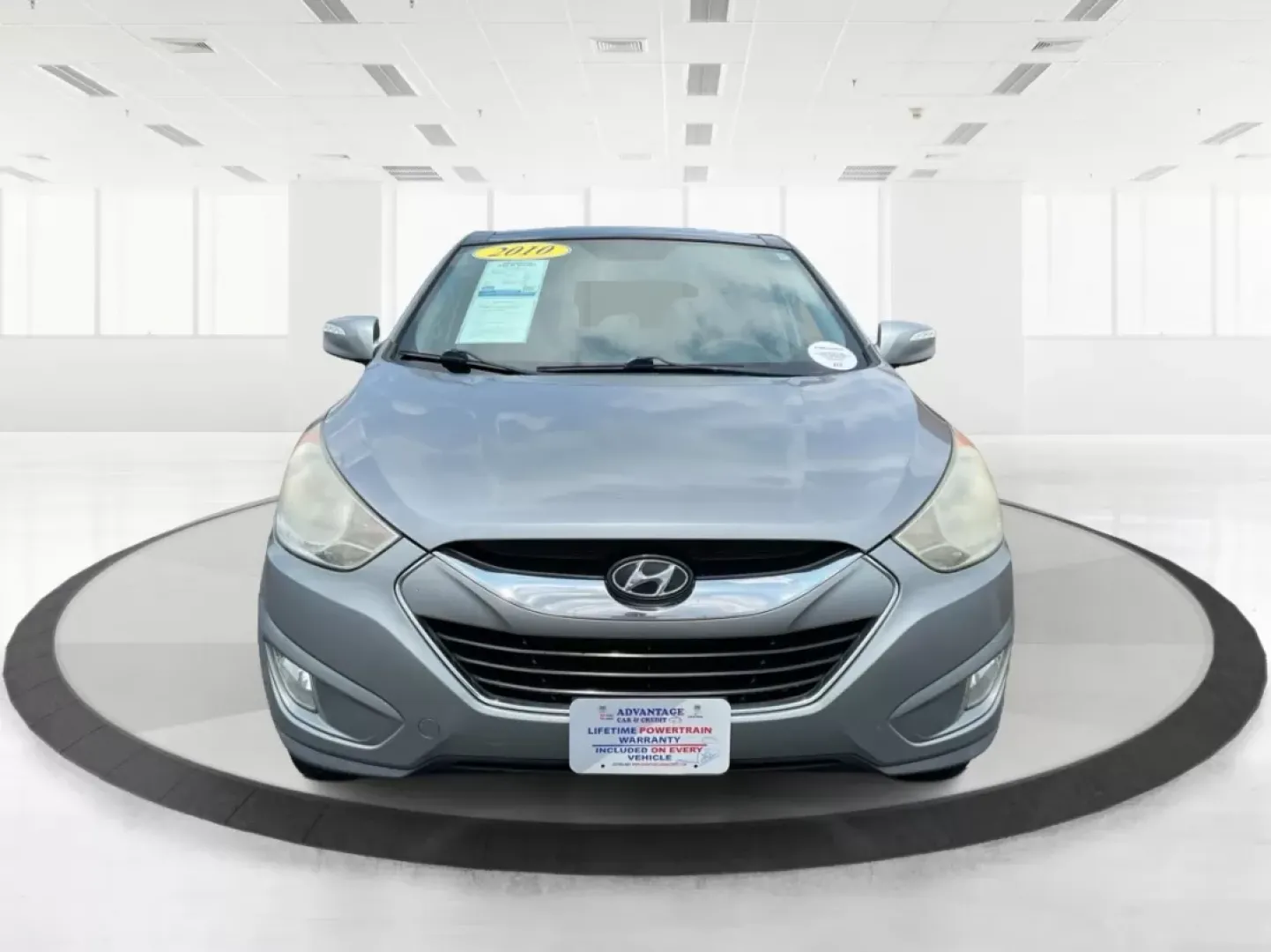 2010 Hyundai Tucson Limited (KM8JUCAC0AU) with an Theta II 2.4L I-4 DOHC engine, located at 4508 South Dixie Dr, Moraine, OH, 45439, (937) 908-9800, 39.689976, -84.218452 - **Adventure Awaits with the 2010 Hyundai Tucson Limited at Advantage Car and Credit!**<br /> <br /> Are you ready to embark on new adventures with your family or explore the great outdoors? The 2010 Hyundai Tucson Limited is the perfect companion for anyone who craves versatility and comfort-ideal f - Photo#7