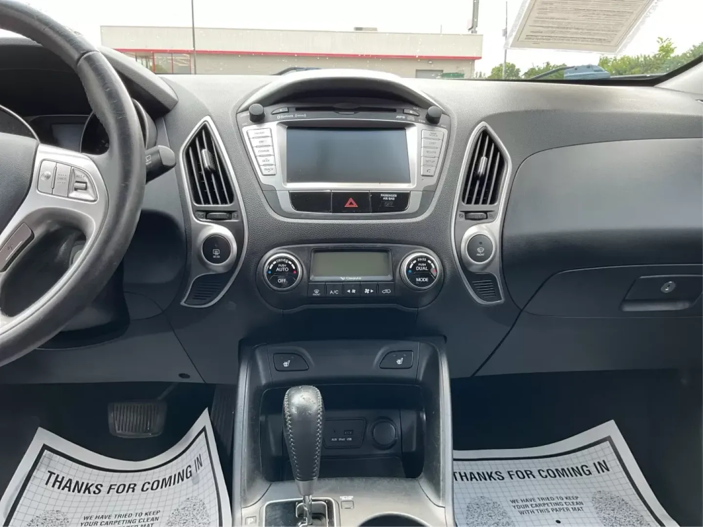 2010 Hyundai Tucson Limited (KM8JUCAC0AU) with an Theta II 2.4L I-4 DOHC engine, located at 4508 South Dixie Dr, Moraine, OH, 45439, (937) 908-9800, 39.689976, -84.218452 - **Adventure Awaits with the 2010 Hyundai Tucson Limited at Advantage Car and Credit!**<br /> <br /> Are you ready to embark on new adventures with your family or explore the great outdoors? The 2010 Hyundai Tucson Limited is the perfect companion for anyone who craves versatility and comfort-ideal f - Photo#13