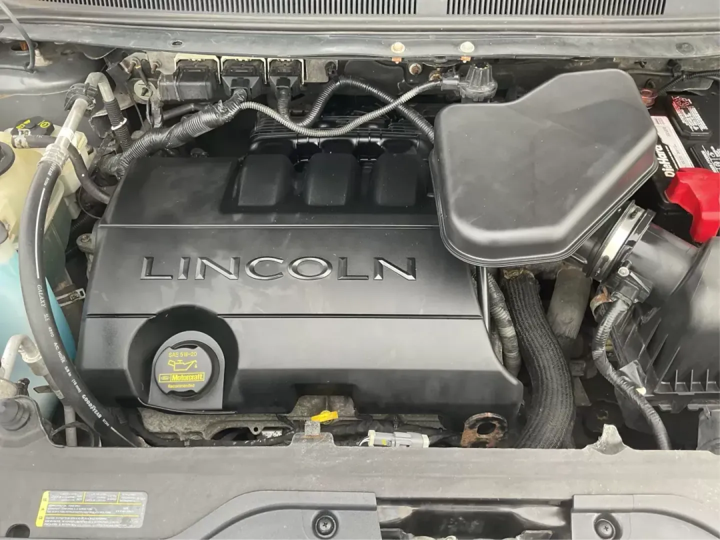 2010 Lincoln MKX AWD (2LMDJ8JC8AB) with an Other engine, located at 8750 N County Rd 25A, Piqua, OH, 45356, (937) 908-9800, 40.164391, -84.232513 - 2010 Lincoln MKX AWD - Photo#10