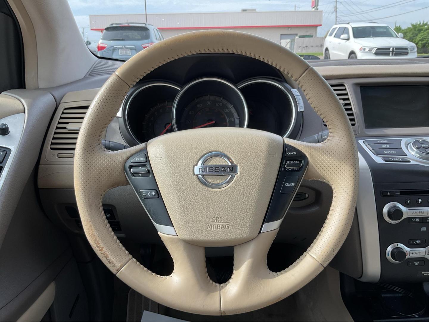 2010 Nissan Murano SL (JN8AZ1MW4AW) with an 3.5L V-6 DOHC engine, located at 1099 N County Rd 25A, Troy, OH, 45373, (937) 908-9800, 40.057079, -84.212883 - One Owner - Photo#13