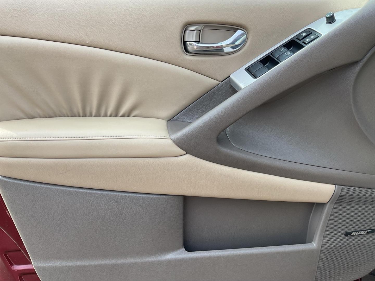 2010 Nissan Murano SL (JN8AZ1MW4AW) with an 3.5L V-6 DOHC engine, located at 1099 N County Rd 25A, Troy, OH, 45373, (937) 908-9800, 40.057079, -84.212883 - One Owner - Photo#15