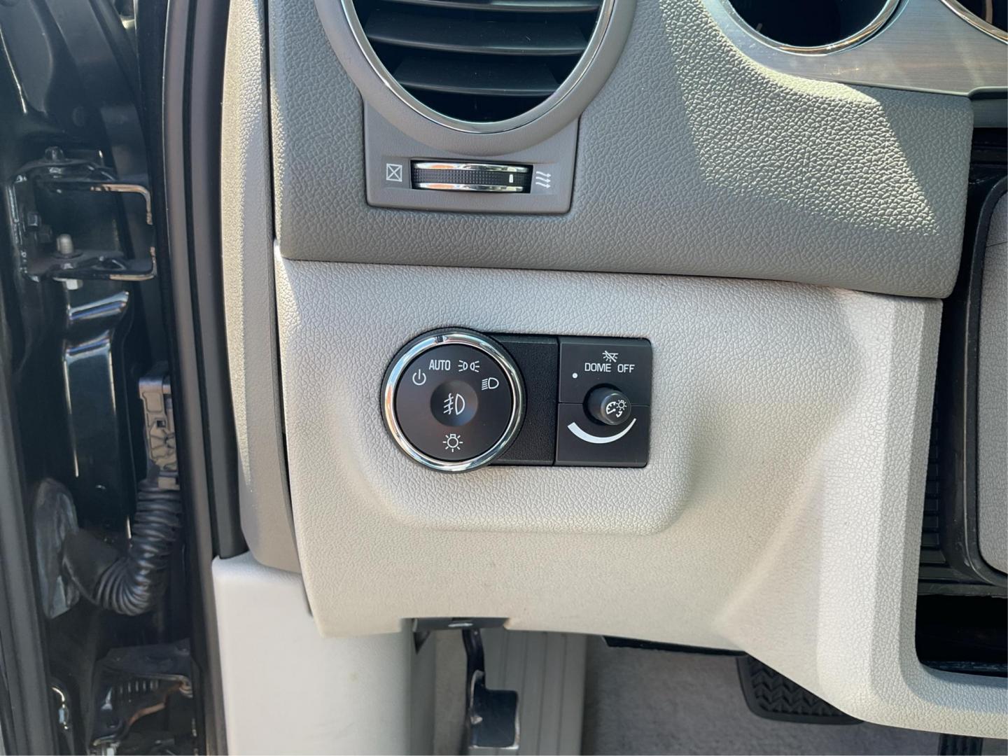 2011 Buick Enclave 2XL (5GAKVCED4BJ) with an 3.6L V-6 gasoline direct injection engine, located at 1184 Kauffman Ave, Fairborn, OH, 45324, (937) 908-9800, 39.807072, -84.030914 - Third Row - Photo#15