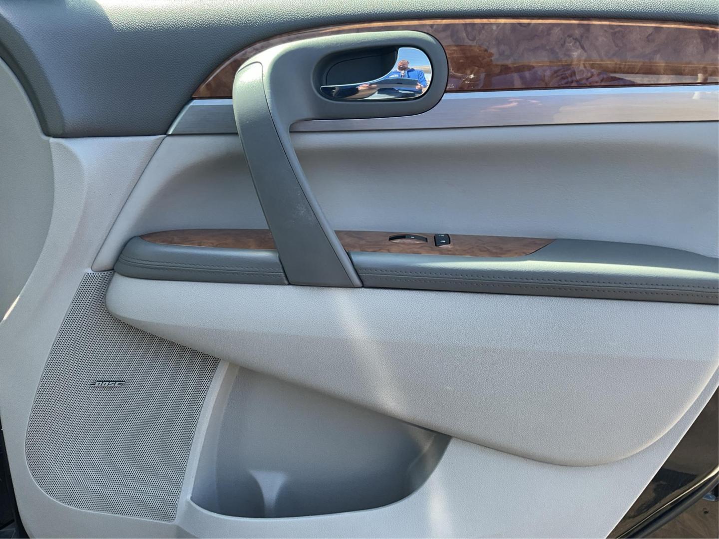 2011 Buick Enclave 2XL (5GAKVCED4BJ) with an 3.6L V-6 gasoline direct injection engine, located at 1184 Kauffman Ave, Fairborn, OH, 45324, (937) 908-9800, 39.807072, -84.030914 - Third Row - Photo#18