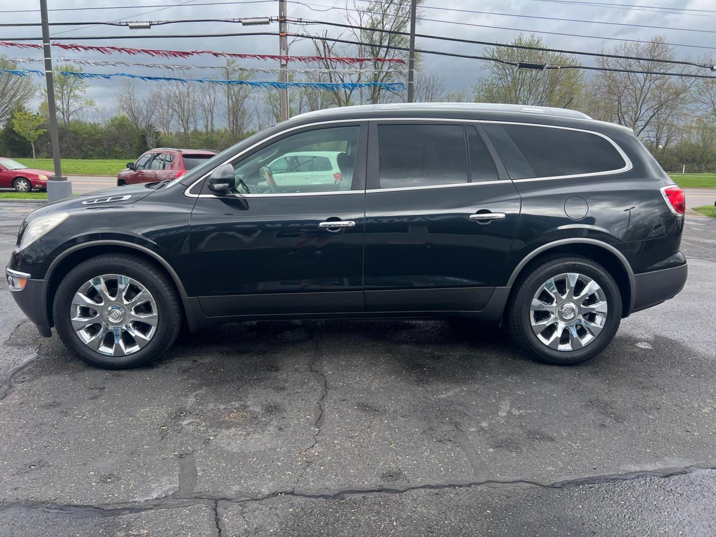 2011 Buick Enclave 2XL (5GAKVCED4BJ) with an 3.6L V-6 gasoline direct injection engine, located at 1184 Kauffman Ave, Fairborn, OH, 45324, (937) 908-9800, 39.807072, -84.030914 - Third Row - Photo#20