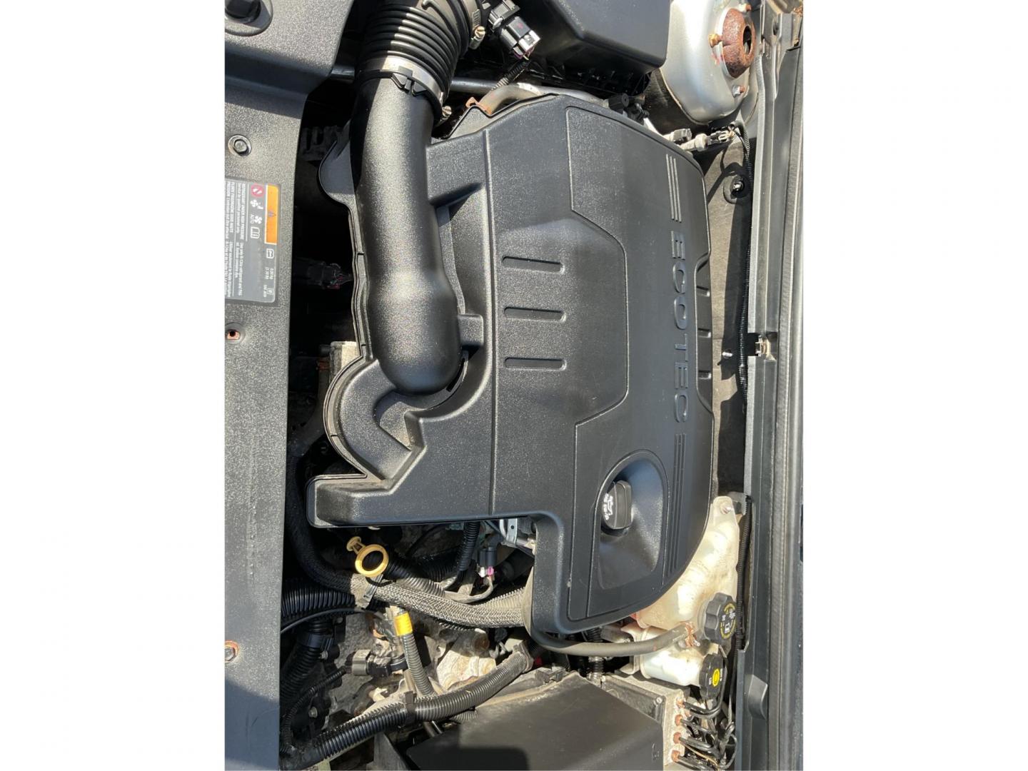 2011 Chevrolet Malibu 1LT (1G1ZC5E1XBF) with an Ecotec 2.4L I-4 DOHC engine, located at 1230 East Main St, Xenia, OH, 45385, (937) 908-9800, 39.688026, -83.910172 - 2011 Chevrolet Malibu 1LT - Photo#10