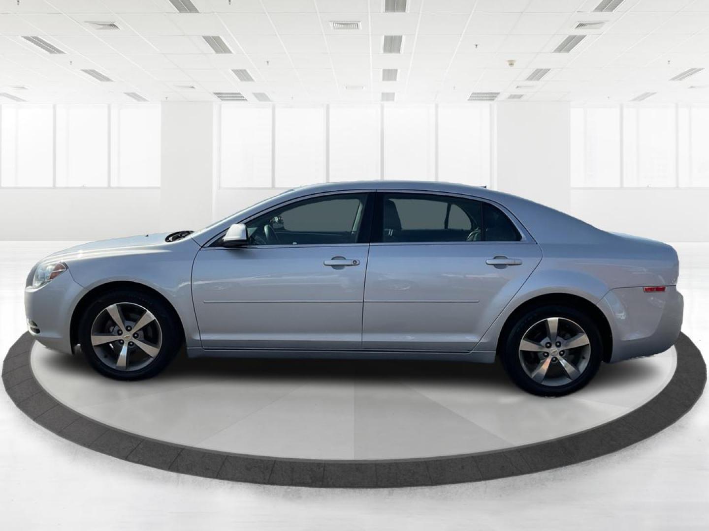 2011 Chevrolet Malibu 1LT (1G1ZC5E1XBF) with an Ecotec 2.4L I-4 DOHC engine, located at 1230 East Main St, Xenia, OH, 45385, (937) 908-9800, 39.688026, -83.910172 - 2011 Chevrolet Malibu 1LT - Photo#5