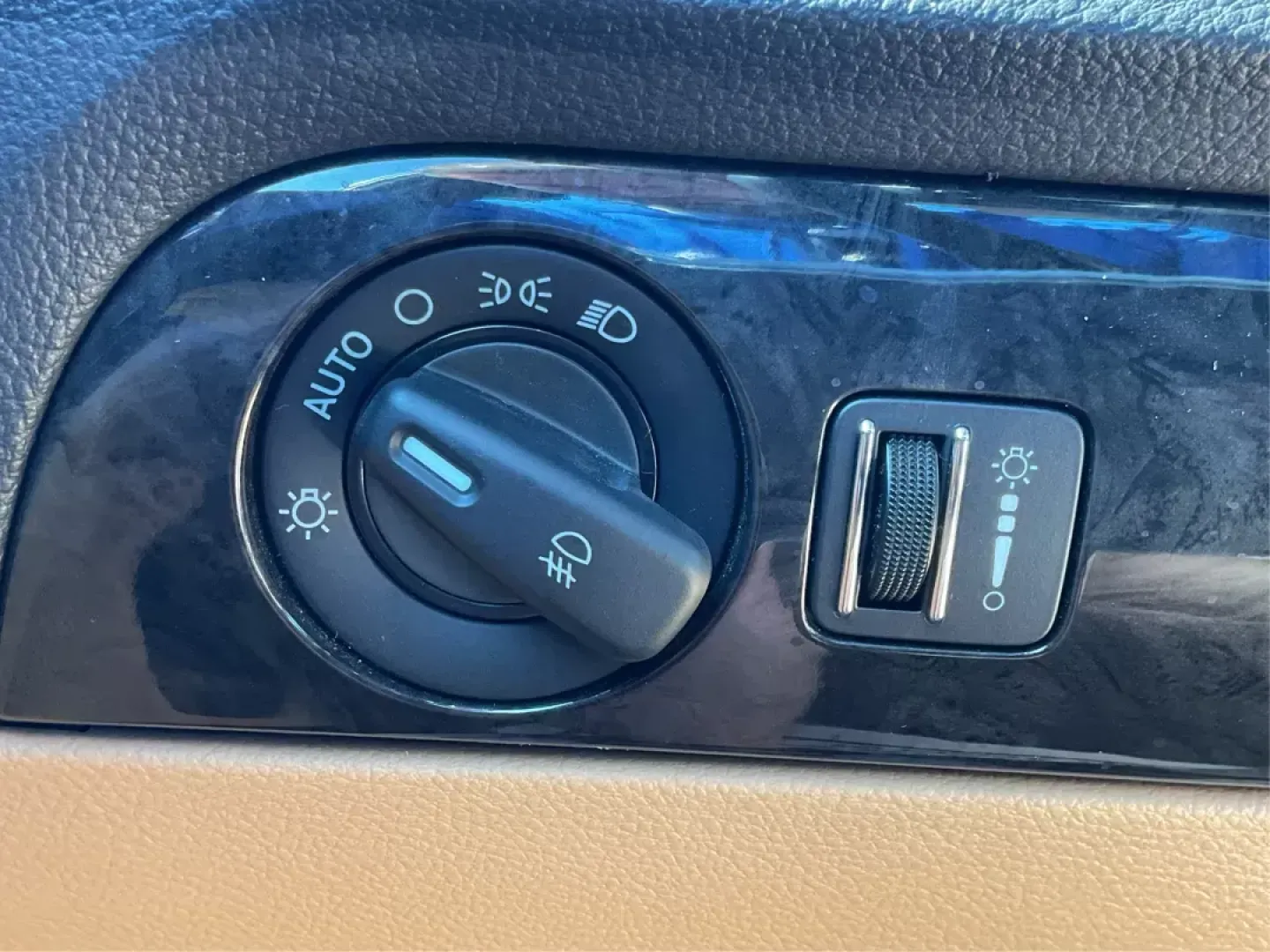 2011 Dodge Durango Citadel (1D4RE5GG4BC) with an Other engine, located at 1099 N County Rd 25A, Troy, OH, 45373, (937) 908-9800, 40.057079, -84.212883 - Third Row - Photo#17