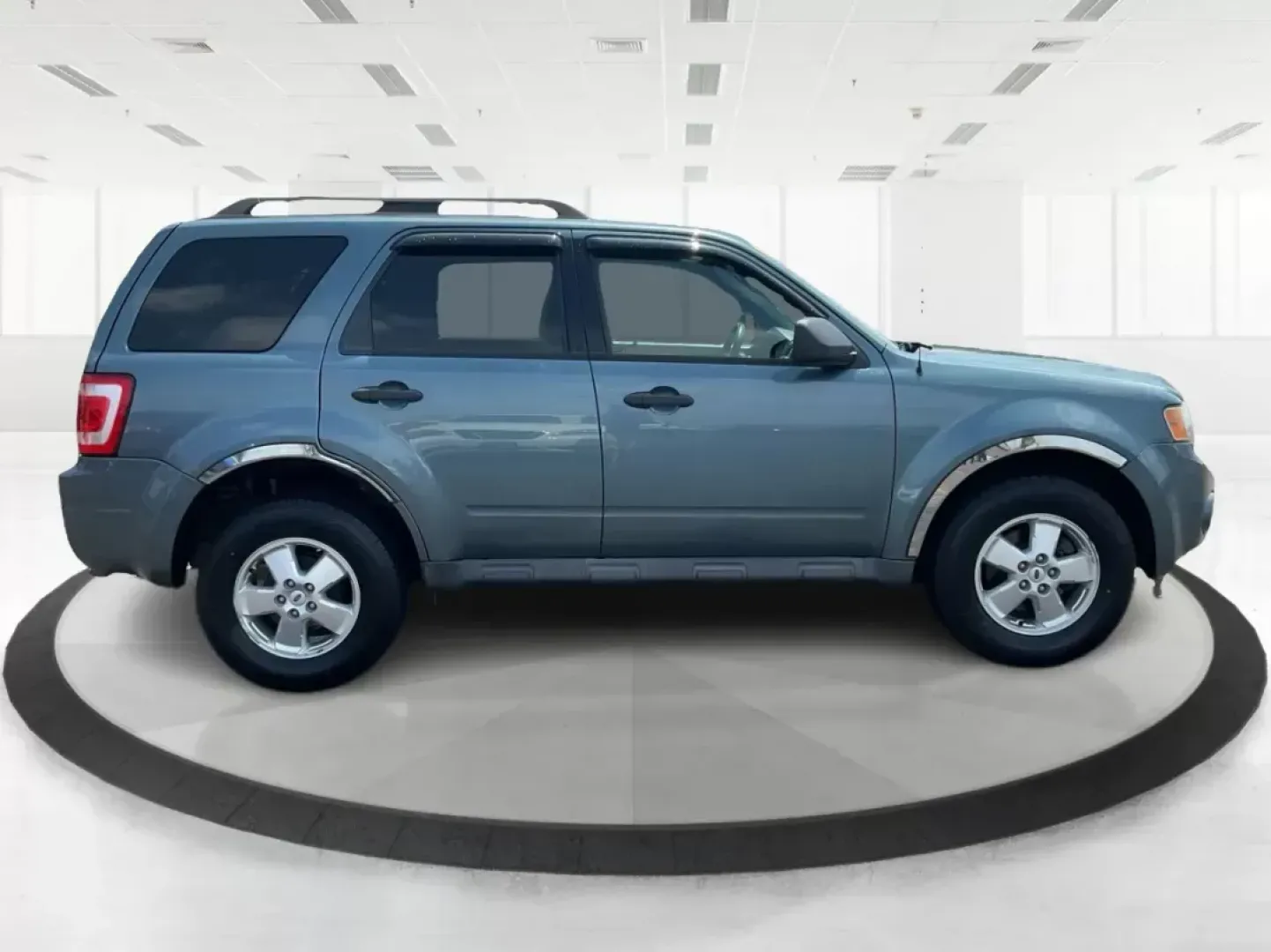 2011 Ford Escape XLT (1FMCU9DG6BK) with an Other engine, located at 401 Woodman Dr, Riverside, OH, 45431, (937) 908-9800, 39.760899, -84.123421 - **Discover Your Next Adventure with the 2011 Ford Escape XLT in Fairborn, OH!**<br /> <br /> Are you ready to elevate your lifestyle? Whether you're a growing family searching for reliable transportation, a weekend warrior looking for adventure, or a commuter seeking comfort and efficiency, the 2011 - Photo#1
