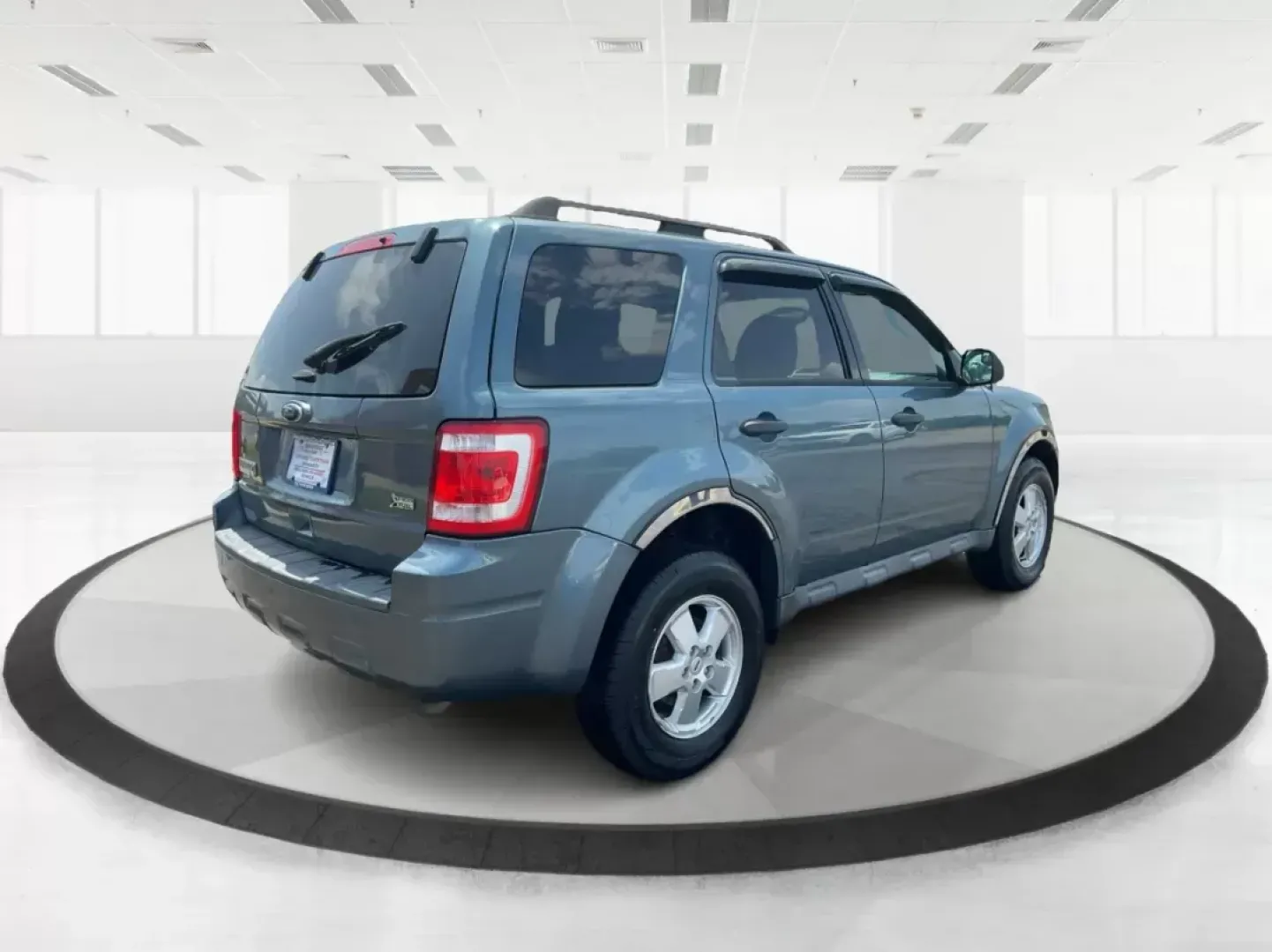 2011 Ford Escape XLT (1FMCU9DG6BK) with an Other engine, located at 401 Woodman Dr, Riverside, OH, 45431, (937) 908-9800, 39.760899, -84.123421 - **Discover Your Next Adventure with the 2011 Ford Escape XLT in Fairborn, OH!**<br /> <br /> Are you ready to elevate your lifestyle? Whether you're a growing family searching for reliable transportation, a weekend warrior looking for adventure, or a commuter seeking comfort and efficiency, the 2011 - Photo#2