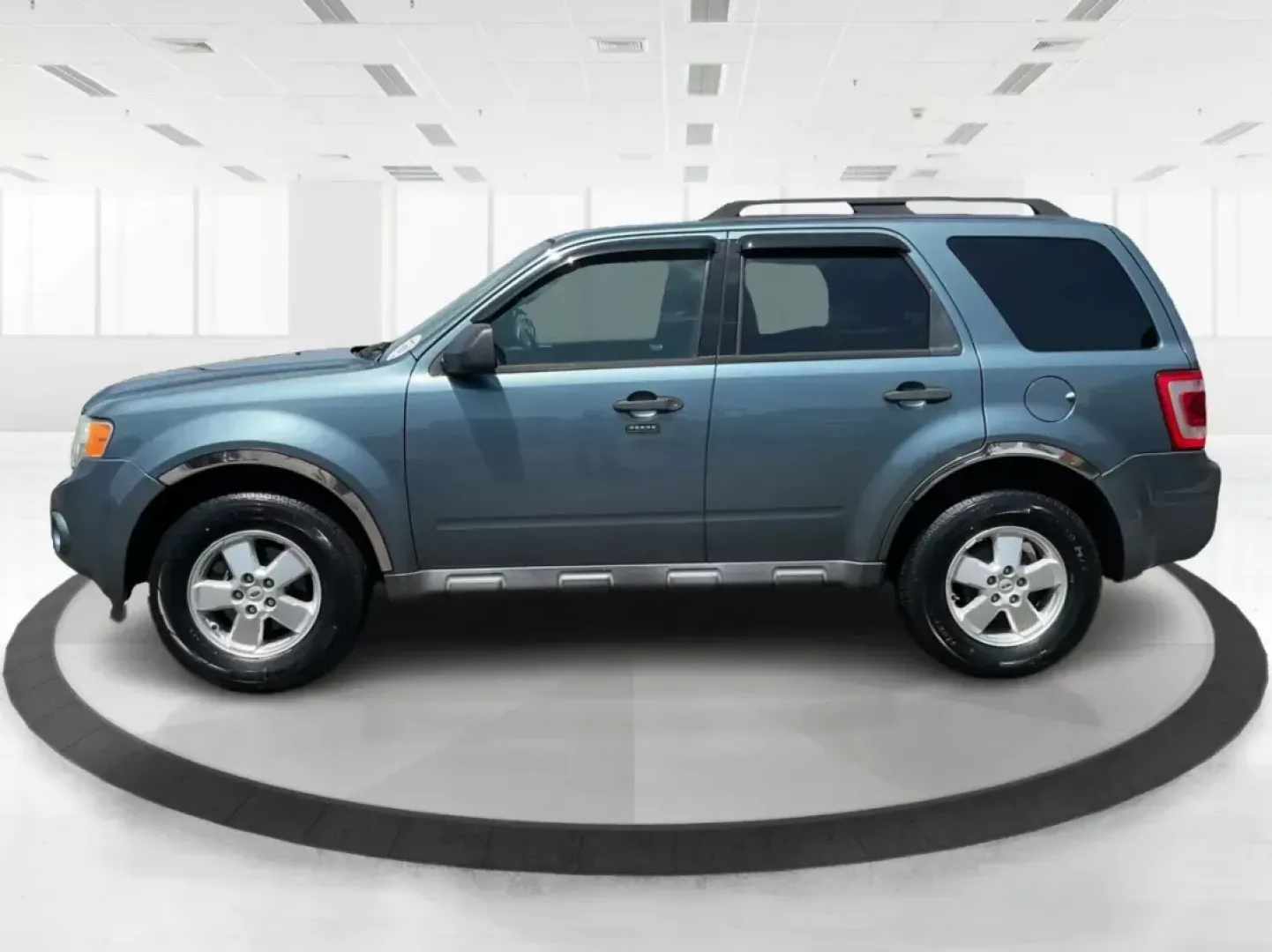 2011 Ford Escape XLT (1FMCU9DG6BK) with an Other engine, located at 401 Woodman Dr, Riverside, OH, 45431, (937) 908-9800, 39.760899, -84.123421 - **Discover Your Next Adventure with the 2011 Ford Escape XLT in Fairborn, OH!**<br /> <br /> Are you ready to elevate your lifestyle? Whether you're a growing family searching for reliable transportation, a weekend warrior looking for adventure, or a commuter seeking comfort and efficiency, the 2011 - Photo#5