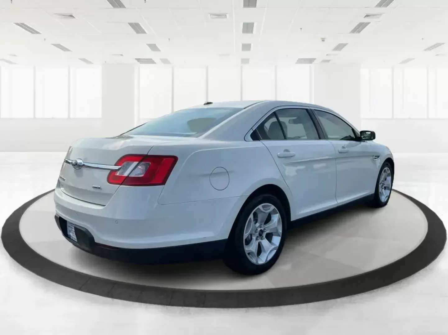 2011 Ford Taurus SEL (1FAHP2EW5BG) with an Duratec 3.5L V-6 DOHC engine, located at 8750 N County Rd 25A, Piqua, OH, 45356, (937) 908-9800, 40.164391, -84.232513 - **Drive in Style and Comfort with the 2011 Ford Taurus SEL Perfect for Commuters and Families Alike!**<br /> <br /> Are you ready to elevate your daily commute or weekend adventures? Look no further than the 2011 Ford Taurus SEL, available now at Advantage Car and Credit in Fairborn, OH. This spaci - Photo#2