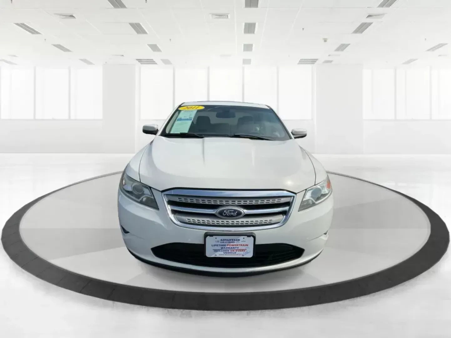 2011 Ford Taurus SEL (1FAHP2EW5BG) with an Duratec 3.5L V-6 DOHC engine, located at 8750 N County Rd 25A, Piqua, OH, 45356, (937) 908-9800, 40.164391, -84.232513 - **Drive in Style and Comfort with the 2011 Ford Taurus SEL Perfect for Commuters and Families Alike!**<br /> <br /> Are you ready to elevate your daily commute or weekend adventures? Look no further than the 2011 Ford Taurus SEL, available now at Advantage Car and Credit in Fairborn, OH. This spaci - Photo#6