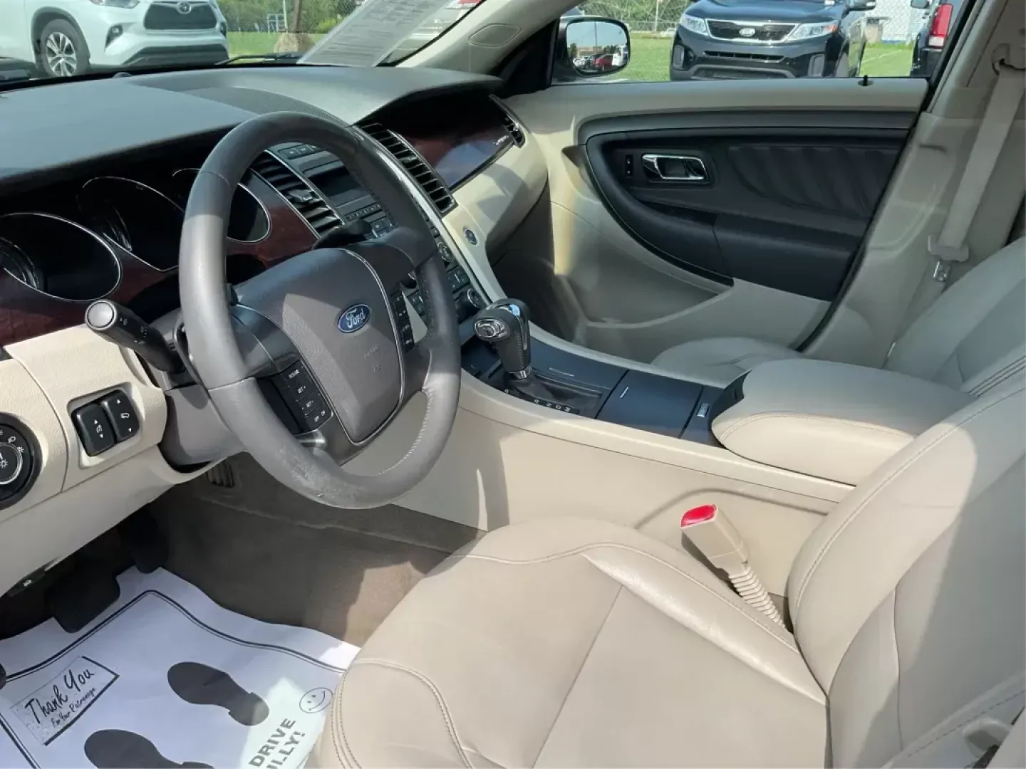 2011 Ford Taurus SEL (1FAHP2EW5BG) with an Duratec 3.5L V-6 DOHC engine, located at 8750 N County Rd 25A, Piqua, OH, 45356, (937) 908-9800, 40.164391, -84.232513 - **Drive in Style and Comfort with the 2011 Ford Taurus SEL Perfect for Commuters and Families Alike!**<br /> <br /> Are you ready to elevate your daily commute or weekend adventures? Look no further than the 2011 Ford Taurus SEL, available now at Advantage Car and Credit in Fairborn, OH. This spaci - Photo#8
