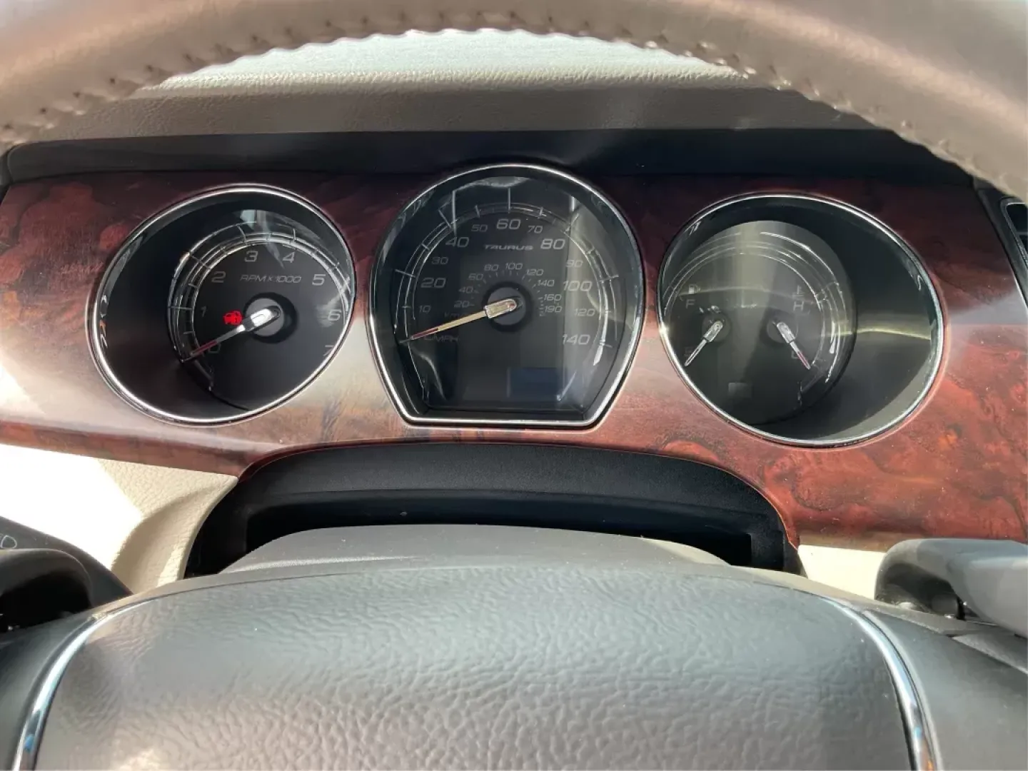 2011 Ford Taurus SEL (1FAHP2EW5BG) with an Duratec 3.5L V-6 DOHC engine, located at 8750 N County Rd 25A, Piqua, OH, 45356, (937) 908-9800, 40.164391, -84.232513 - **Drive in Style and Comfort with the 2011 Ford Taurus SEL Perfect for Commuters and Families Alike!**<br /> <br /> Are you ready to elevate your daily commute or weekend adventures? Look no further than the 2011 Ford Taurus SEL, available now at Advantage Car and Credit in Fairborn, OH. This spaci - Photo#14