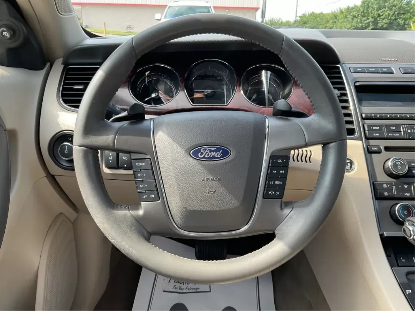 2011 Ford Taurus SEL (1FAHP2EW5BG) with an Duratec 3.5L V-6 DOHC engine, located at 8750 N County Rd 25A, Piqua, OH, 45356, (937) 908-9800, 40.164391, -84.232513 - **Drive in Style and Comfort with the 2011 Ford Taurus SEL Perfect for Commuters and Families Alike!**<br /> <br /> Are you ready to elevate your daily commute or weekend adventures? Look no further than the 2011 Ford Taurus SEL, available now at Advantage Car and Credit in Fairborn, OH. This spaci - Photo#15