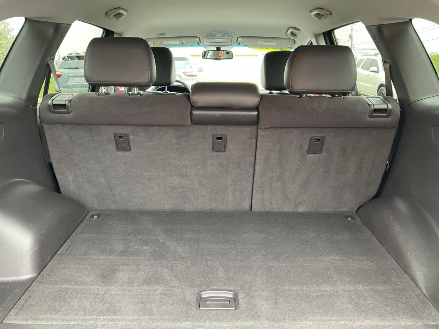 2011 Hyundai Santa Fe SE (5XYZHDAG5BG) with an 3.5L V-6 DOHC engine, located at 401 Woodman Dr, Riverside, OH, 45431, (937) 908-9800, 39.760899, -84.123421 - 2011 Hyundai Santa Fe SE - Photo#11