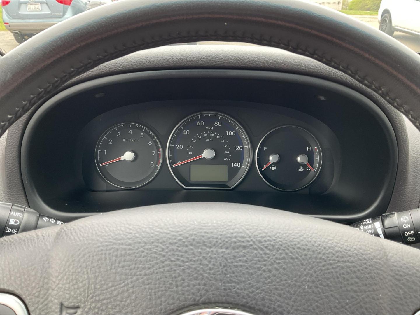 2011 Hyundai Santa Fe SE (5XYZHDAG5BG) with an 3.5L V-6 DOHC engine, located at 401 Woodman Dr, Riverside, OH, 45431, (937) 908-9800, 39.760899, -84.123421 - 2011 Hyundai Santa Fe SE - Photo#14