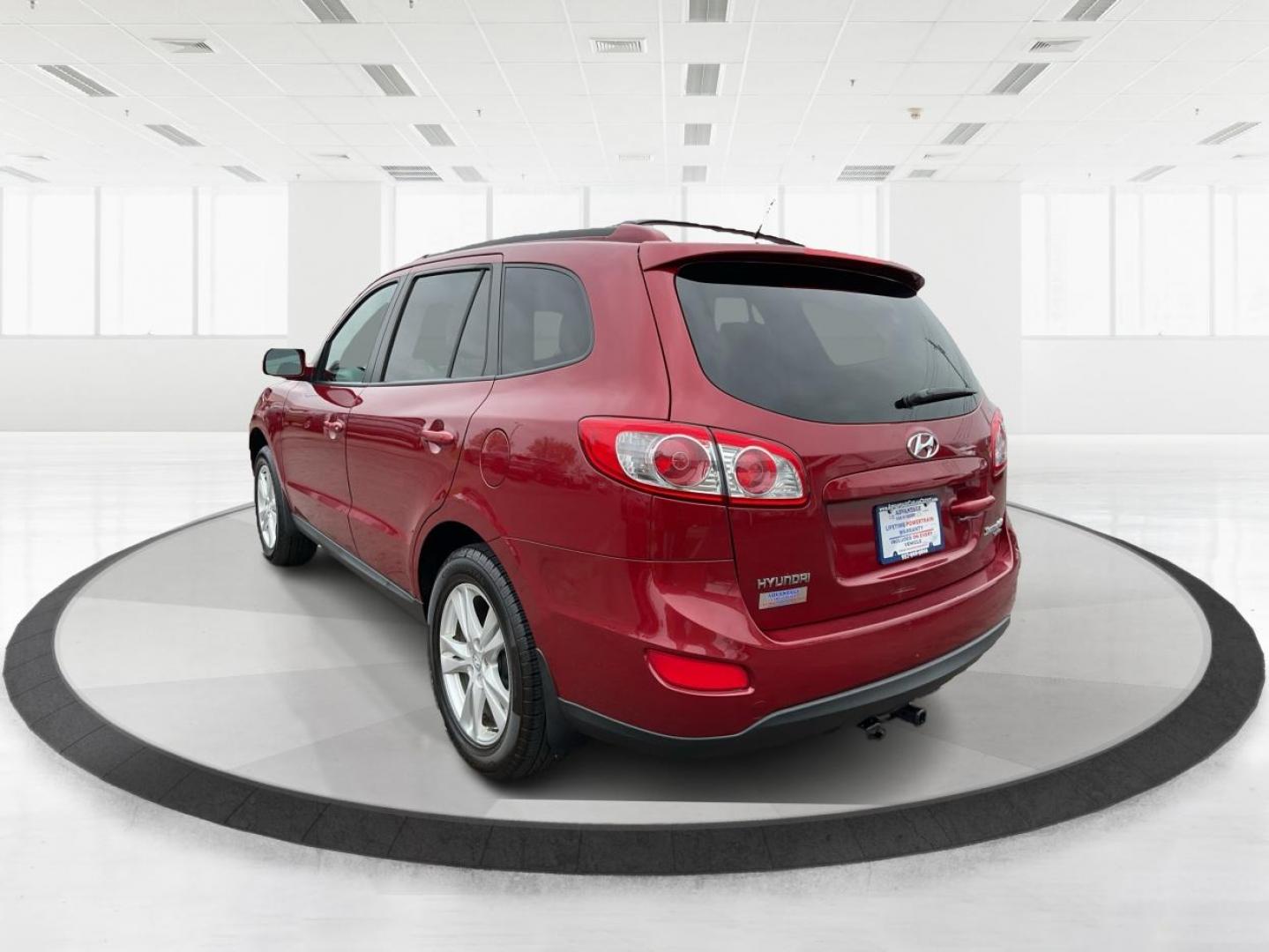 2011 Hyundai Santa Fe SE (5XYZHDAG5BG) with an 3.5L V-6 DOHC engine, located at 401 Woodman Dr, Riverside, OH, 45431, (937) 908-9800, 39.760899, -84.123421 - 2011 Hyundai Santa Fe SE - Photo#4
