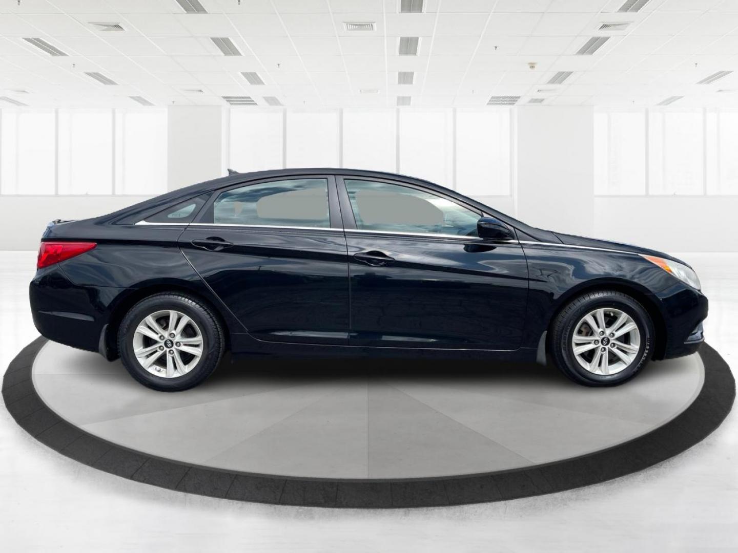 2011 Hyundai Sonata GLS Auto (5NPEB4AC5BH) with an 2.4L L4 DOHC 16V engine, 6-Speed Automatic transmission, located at 8750 N County Rd 25A, Piqua, OH, 45356, (937) 908-9800, 40.164391, -84.232513 - 2011 Hyundai Sonata GLS Auto - Photo#1