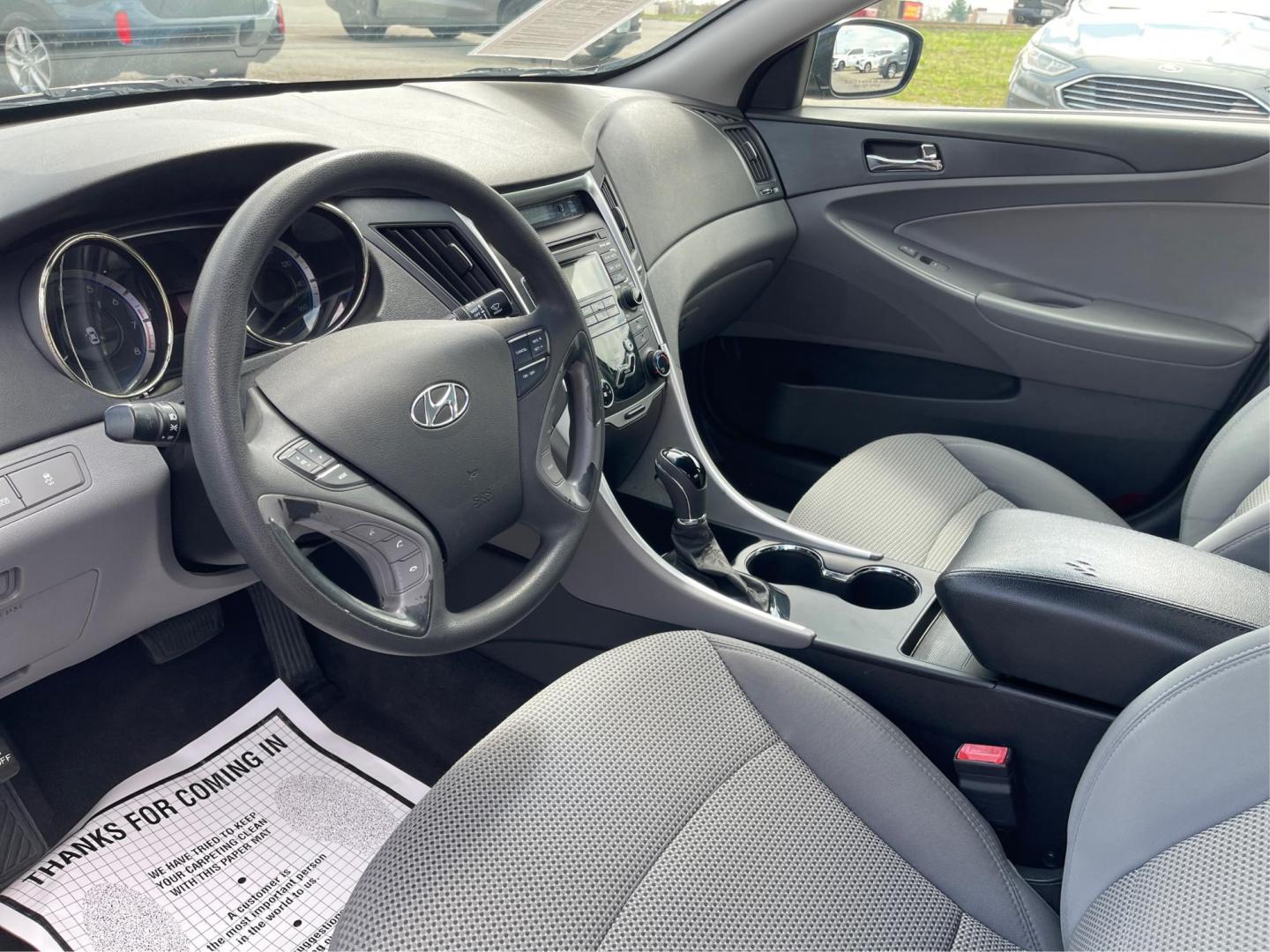 2011 Hyundai Sonata GLS Auto (5NPEB4AC5BH) with an 2.4L L4 DOHC 16V engine, 6-Speed Automatic transmission, located at 8750 N County Rd 25A, Piqua, OH, 45356, (937) 908-9800, 40.164391, -84.232513 - 2011 Hyundai Sonata GLS Auto - Photo#8