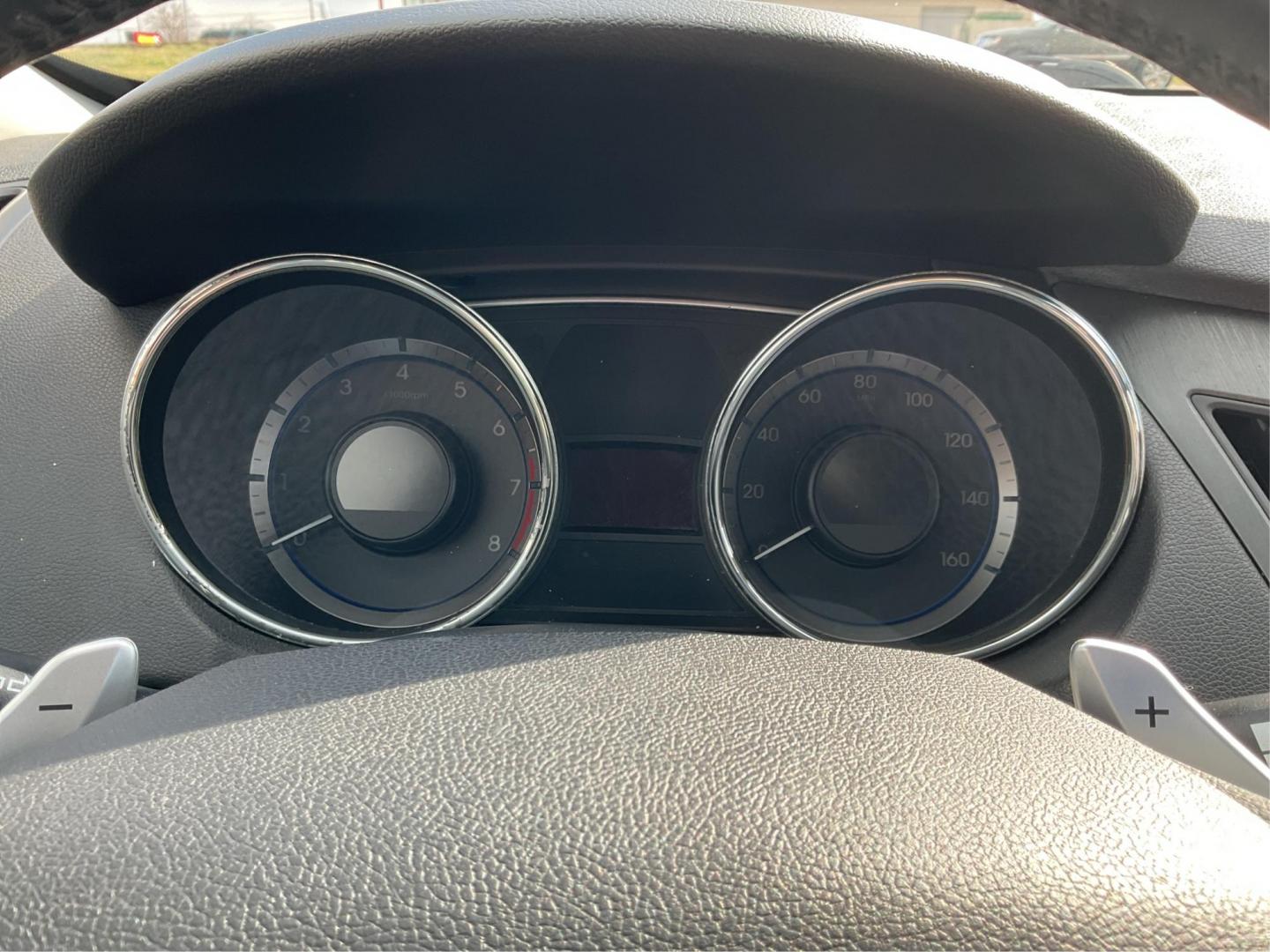 2011 Hyundai Sonata SE (5NPEC4AC5BH) with an 2.4L I-4 gasoline direct injection engine, located at 401 Woodman Dr, Riverside, OH, 45431, (937) 908-9800, 39.760899, -84.123421 - 2011 Hyundai Sonata SE - Photo#14
