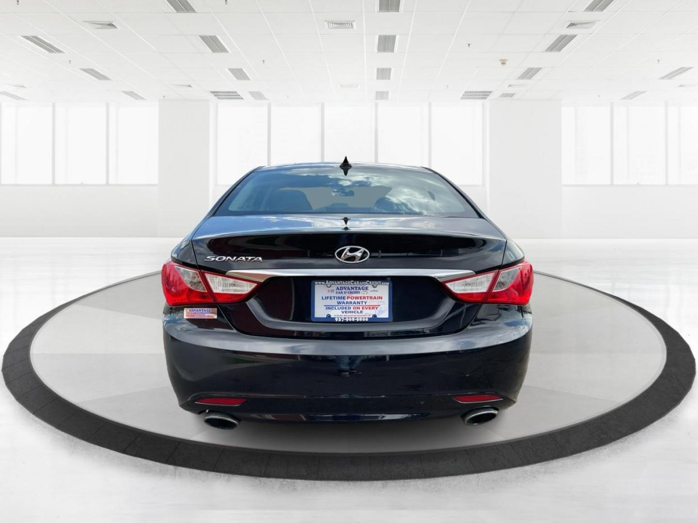 2011 Hyundai Sonata SE (5NPEC4AC5BH) with an 2.4L I-4 gasoline direct injection engine, located at 401 Woodman Dr, Riverside, OH, 45431, (937) 908-9800, 39.760899, -84.123421 - 2011 Hyundai Sonata SE - Photo#3