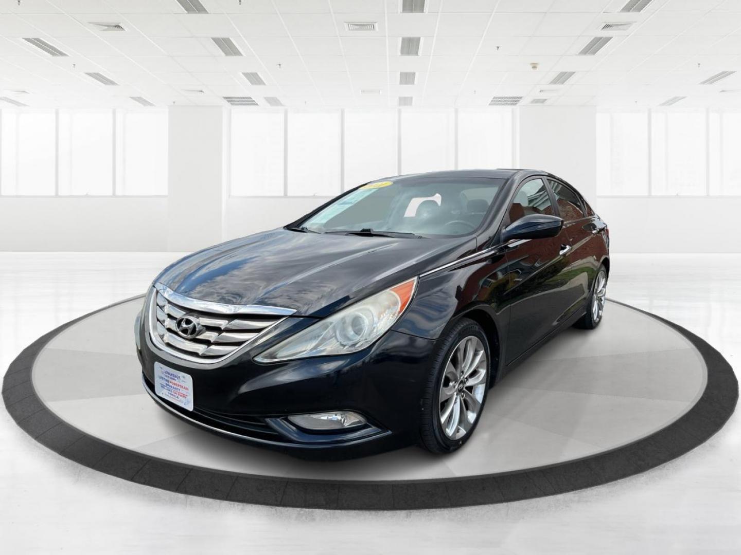 2011 Hyundai Sonata SE (5NPEC4AC5BH) with an 2.4L I-4 gasoline direct injection engine, located at 401 Woodman Dr, Riverside, OH, 45431, (937) 908-9800, 39.760899, -84.123421 - 2011 Hyundai Sonata SE - Photo#7
