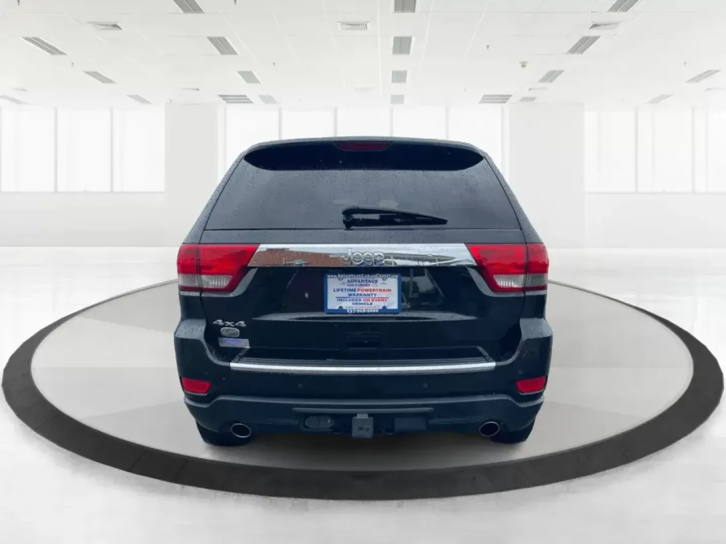 2011 Jeep Grand Cherokee Overland (1J4RR6GT7BC) with an Other engine, located at 8750 N County Rd 25A, Piqua, OH, 45356, (937) 908-9800, 40.164391, -84.232513 - **Elevate Your Adventures with the 2011 Jeep Grand Cherokee Overland at Advantage Car and Credit!**<br /> <br /> Are you ready to take your family on unforgettable weekend getaways while having the peace of mind that comes with a dependable vehicle? Look no further than this stunning 2011 Jeep Grand - Photo#3