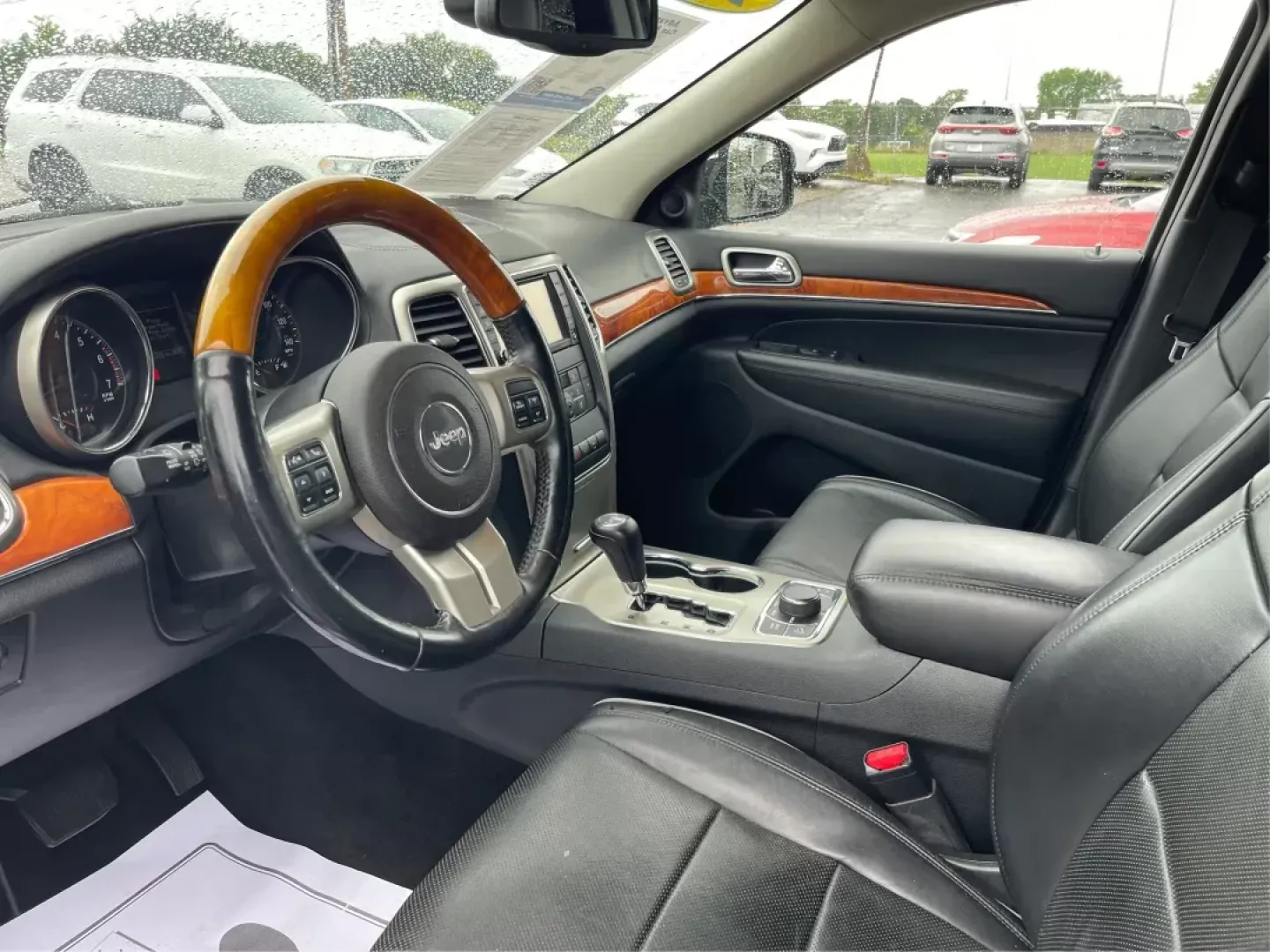 2011 Jeep Grand Cherokee Overland (1J4RR6GT7BC) with an Other engine, located at 8750 N County Rd 25A, Piqua, OH, 45356, (937) 908-9800, 40.164391, -84.232513 - **Elevate Your Adventures with the 2011 Jeep Grand Cherokee Overland at Advantage Car and Credit!**<br /> <br /> Are you ready to take your family on unforgettable weekend getaways while having the peace of mind that comes with a dependable vehicle? Look no further than this stunning 2011 Jeep Grand - Photo#8