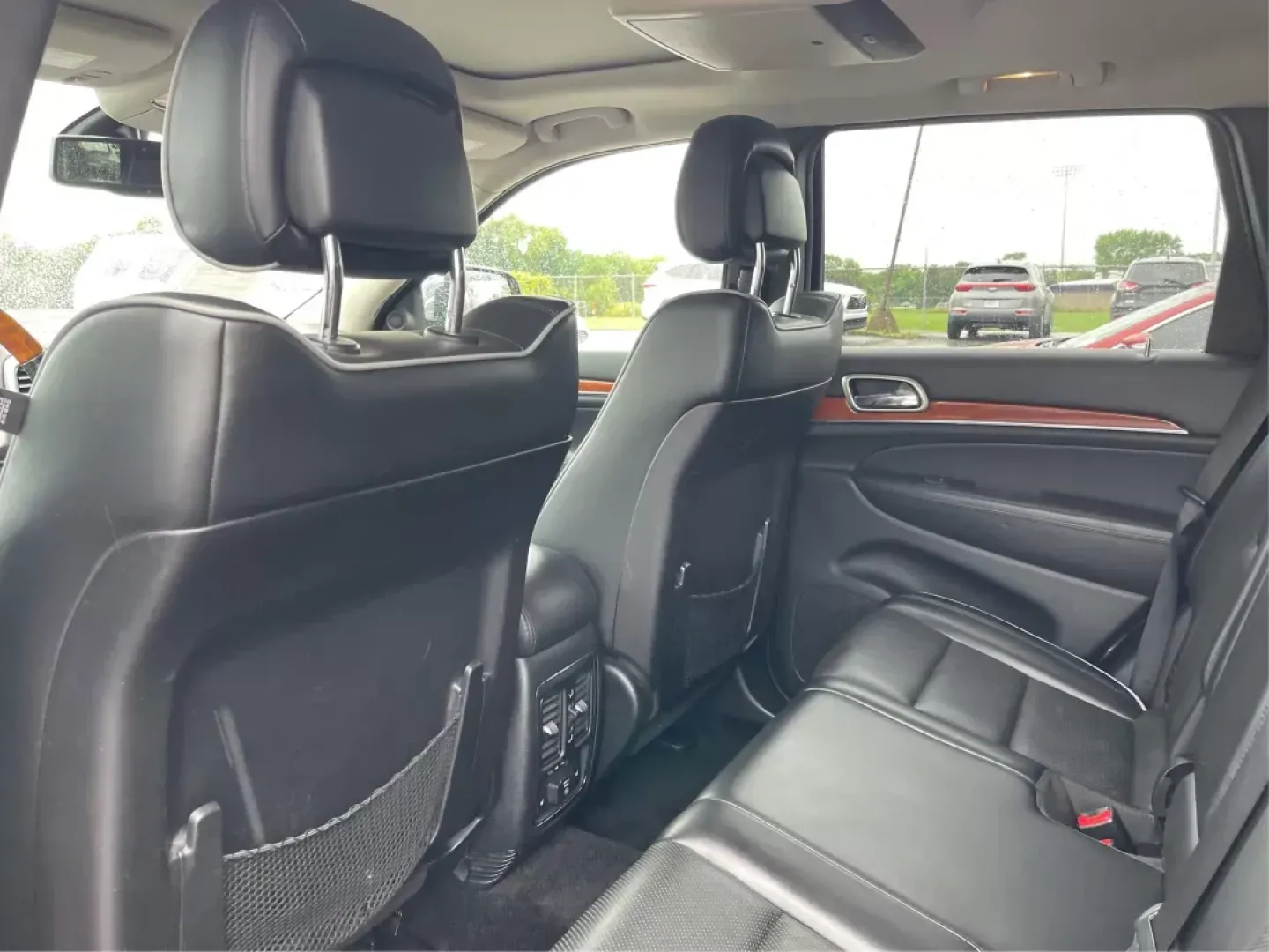 2011 Jeep Grand Cherokee Overland (1J4RR6GT7BC) with an Other engine, located at 8750 N County Rd 25A, Piqua, OH, 45356, (937) 908-9800, 40.164391, -84.232513 - **Elevate Your Adventures with the 2011 Jeep Grand Cherokee Overland at Advantage Car and Credit!**<br /> <br /> Are you ready to take your family on unforgettable weekend getaways while having the peace of mind that comes with a dependable vehicle? Look no further than this stunning 2011 Jeep Grand - Photo#9