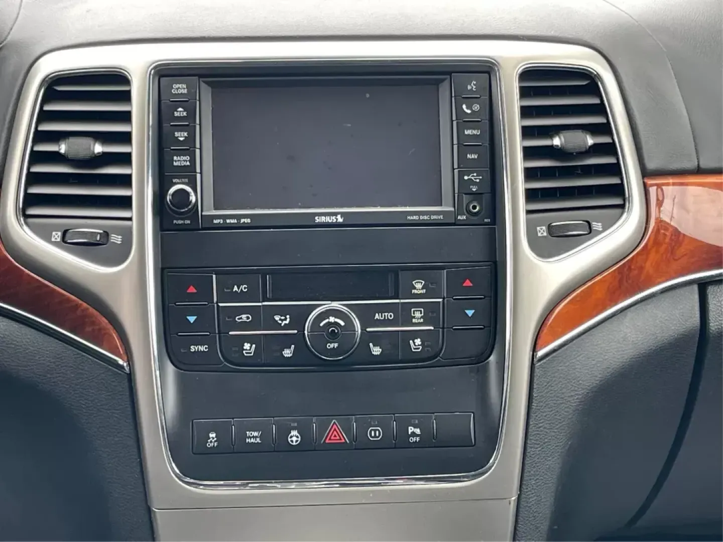 2011 Jeep Grand Cherokee Overland (1J4RR6GT7BC) with an Other engine, located at 8750 N County Rd 25A, Piqua, OH, 45356, (937) 908-9800, 40.164391, -84.232513 - **Elevate Your Adventures with the 2011 Jeep Grand Cherokee Overland at Advantage Car and Credit!**<br /> <br /> Are you ready to take your family on unforgettable weekend getaways while having the peace of mind that comes with a dependable vehicle? Look no further than this stunning 2011 Jeep Grand - Photo#12