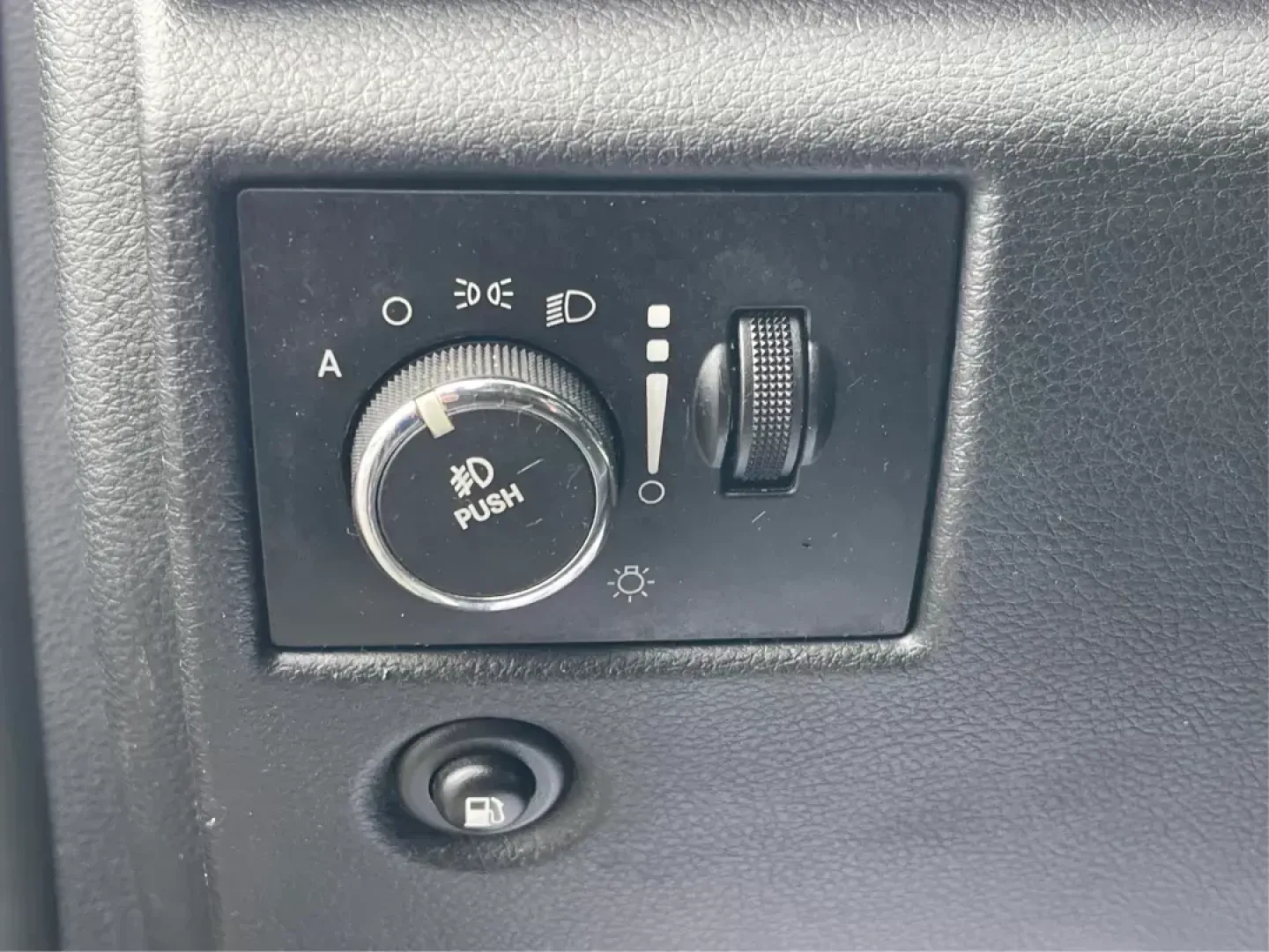 2011 Jeep Grand Cherokee Overland (1J4RR6GT7BC) with an Other engine, located at 8750 N County Rd 25A, Piqua, OH, 45356, (937) 908-9800, 40.164391, -84.232513 - **Elevate Your Adventures with the 2011 Jeep Grand Cherokee Overland at Advantage Car and Credit!**<br /> <br /> Are you ready to take your family on unforgettable weekend getaways while having the peace of mind that comes with a dependable vehicle? Look no further than this stunning 2011 Jeep Grand - Photo#16