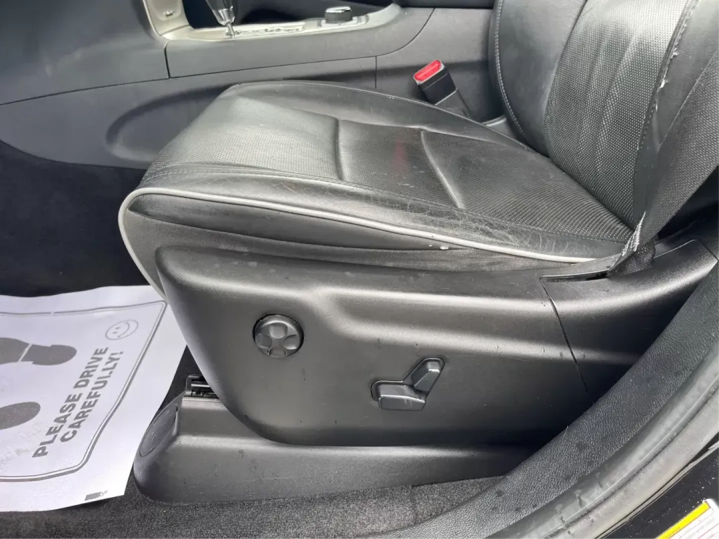 2011 Jeep Grand Cherokee Overland (1J4RR6GT7BC) with an Other engine, located at 8750 N County Rd 25A, Piqua, OH, 45356, (937) 908-9800, 40.164391, -84.232513 - **Elevate Your Adventures with the 2011 Jeep Grand Cherokee Overland at Advantage Car and Credit!**<br /> <br /> Are you ready to take your family on unforgettable weekend getaways while having the peace of mind that comes with a dependable vehicle? Look no further than this stunning 2011 Jeep Grand - Photo#17