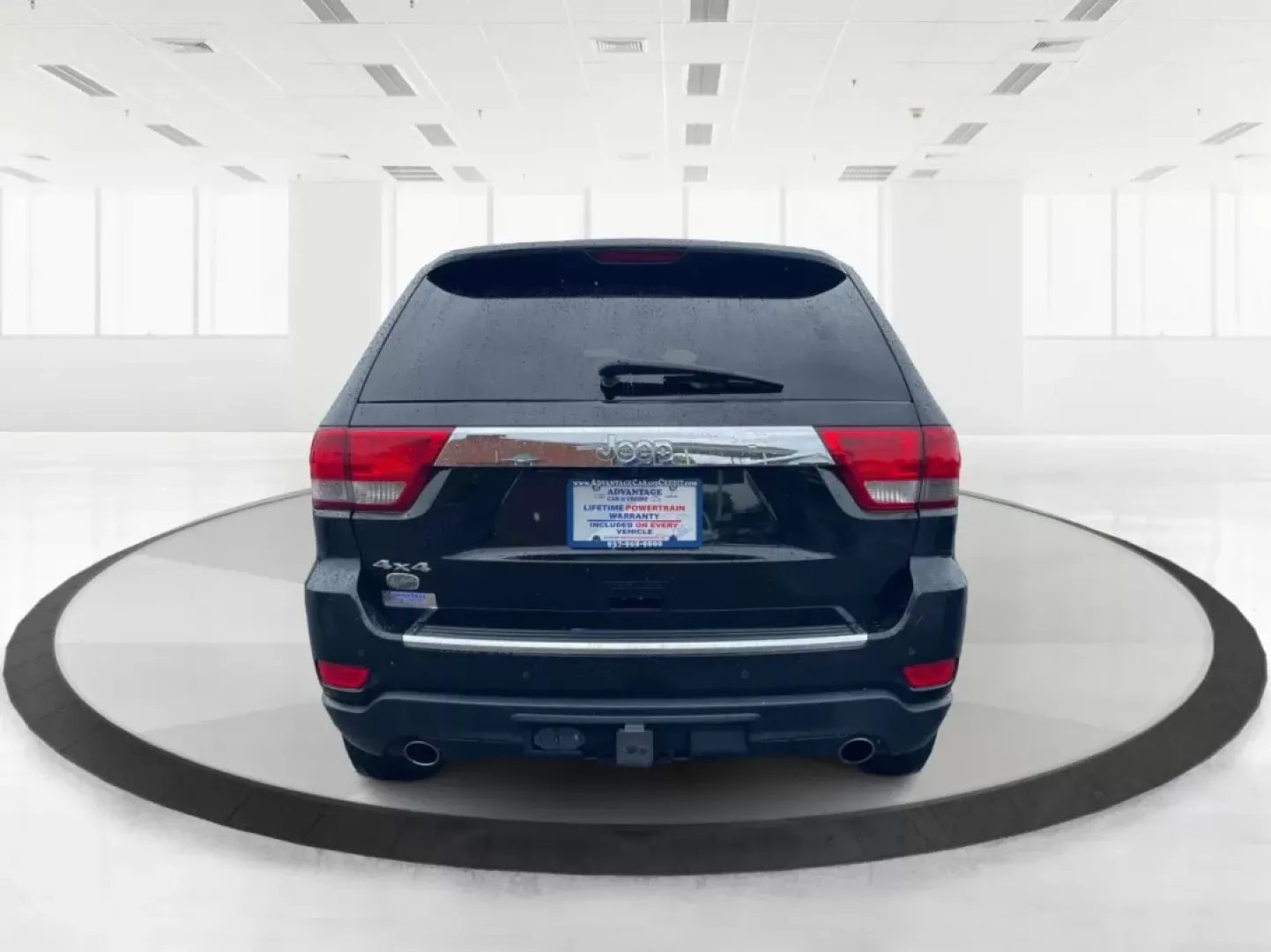 2011 Jeep Grand Cherokee Overland (1J4RR6GT7BC) with an Other engine, located at 8750 N County Rd 25A, Piqua, OH, 45356, (937) 908-9800, 40.164391, -84.232513 - Discover Your Next Adventure with the 2011 Jeep Grand Cherokee Overland<br /> <br /> Unleash your adventurous spirit with the 2011 Jeep Grand Cherokee Overland, available now at Advantage Car and Credit in Fairborn, OH. This rugged yet refined SUV is perfect for those who thrive on weekend escapes, - Photo#3