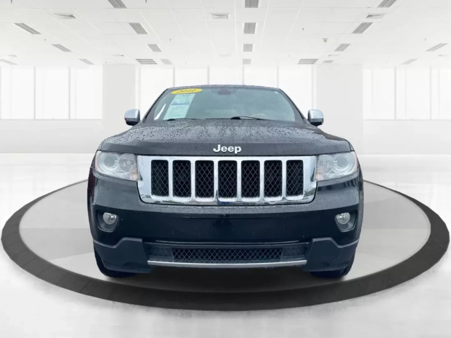 2011 Jeep Grand Cherokee Overland (1J4RR6GT7BC) with an Other engine, located at 8750 N County Rd 25A, Piqua, OH, 45356, (937) 908-9800, 40.164391, -84.232513 - Discover Your Next Adventure with the 2011 Jeep Grand Cherokee Overland<br /> <br /> Unleash your adventurous spirit with the 2011 Jeep Grand Cherokee Overland, available now at Advantage Car and Credit in Fairborn, OH. This rugged yet refined SUV is perfect for those who thrive on weekend escapes, - Photo#7