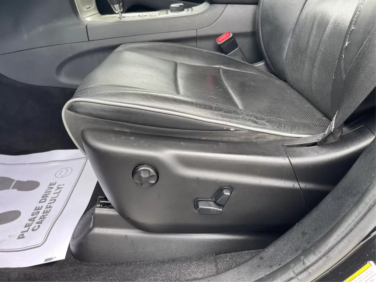 2011 Jeep Grand Cherokee Overland (1J4RR6GT7BC) with an Other engine, located at 8750 N County Rd 25A, Piqua, OH, 45356, (937) 908-9800, 40.164391, -84.232513 - Discover Your Next Adventure with the 2011 Jeep Grand Cherokee Overland<br /> <br /> Unleash your adventurous spirit with the 2011 Jeep Grand Cherokee Overland, available now at Advantage Car and Credit in Fairborn, OH. This rugged yet refined SUV is perfect for those who thrive on weekend escapes, - Photo#18