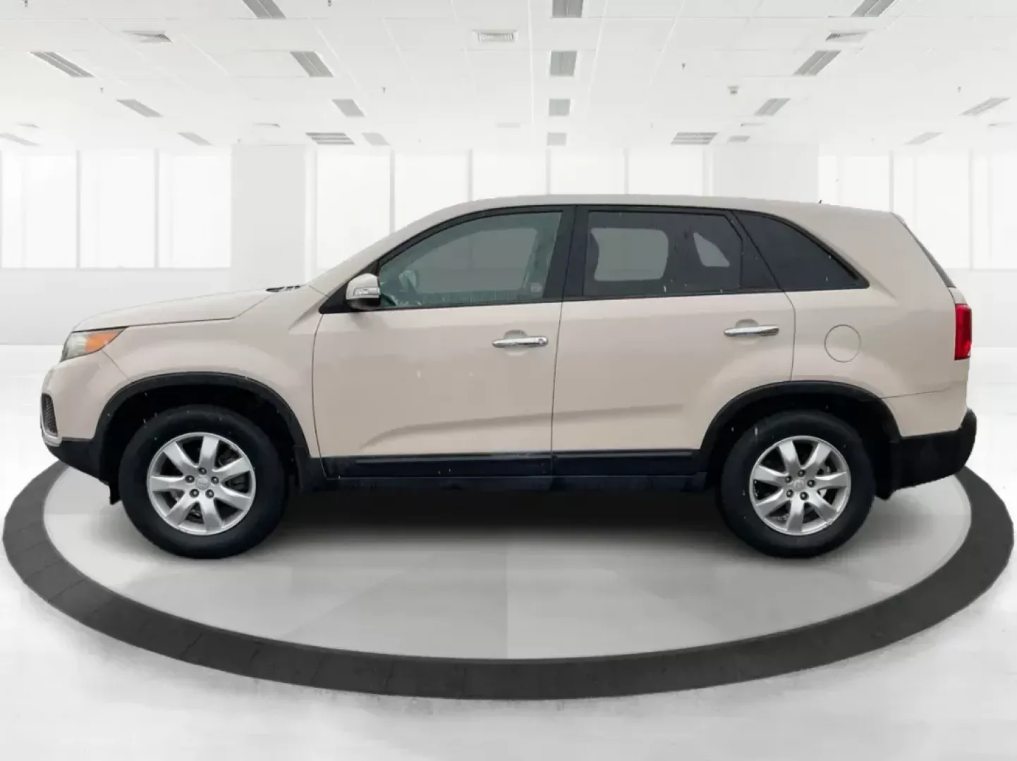2011 Kia Sorento LX (5XYKT3A1XBG) with an 2.4L I-4 DOHC engine, located at 8750 N County Rd 25A, Piqua, OH, 45356, (937) 908-9800, 40.164391, -84.232513 - 2011 Kia Sorento LX - Photo#4