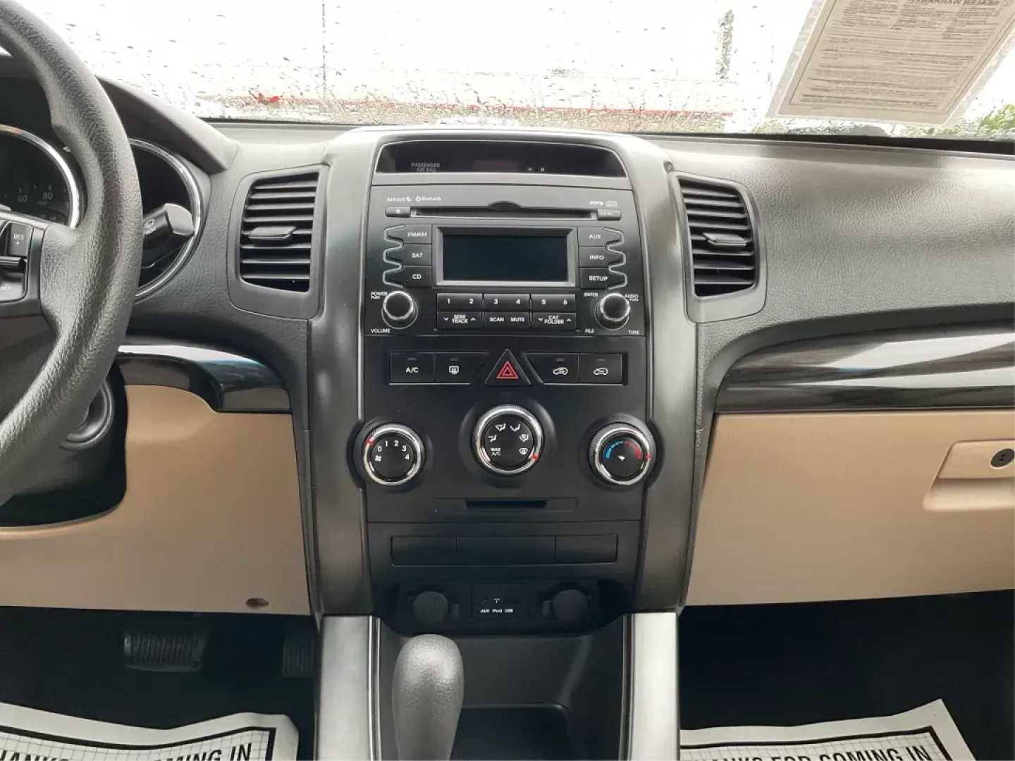 2011 Kia Sorento LX (5XYKT3A1XBG) with an 2.4L I-4 DOHC engine, located at 8750 N County Rd 25A, Piqua, OH, 45356, (937) 908-9800, 40.164391, -84.232513 - 2011 Kia Sorento LX - Photo#11