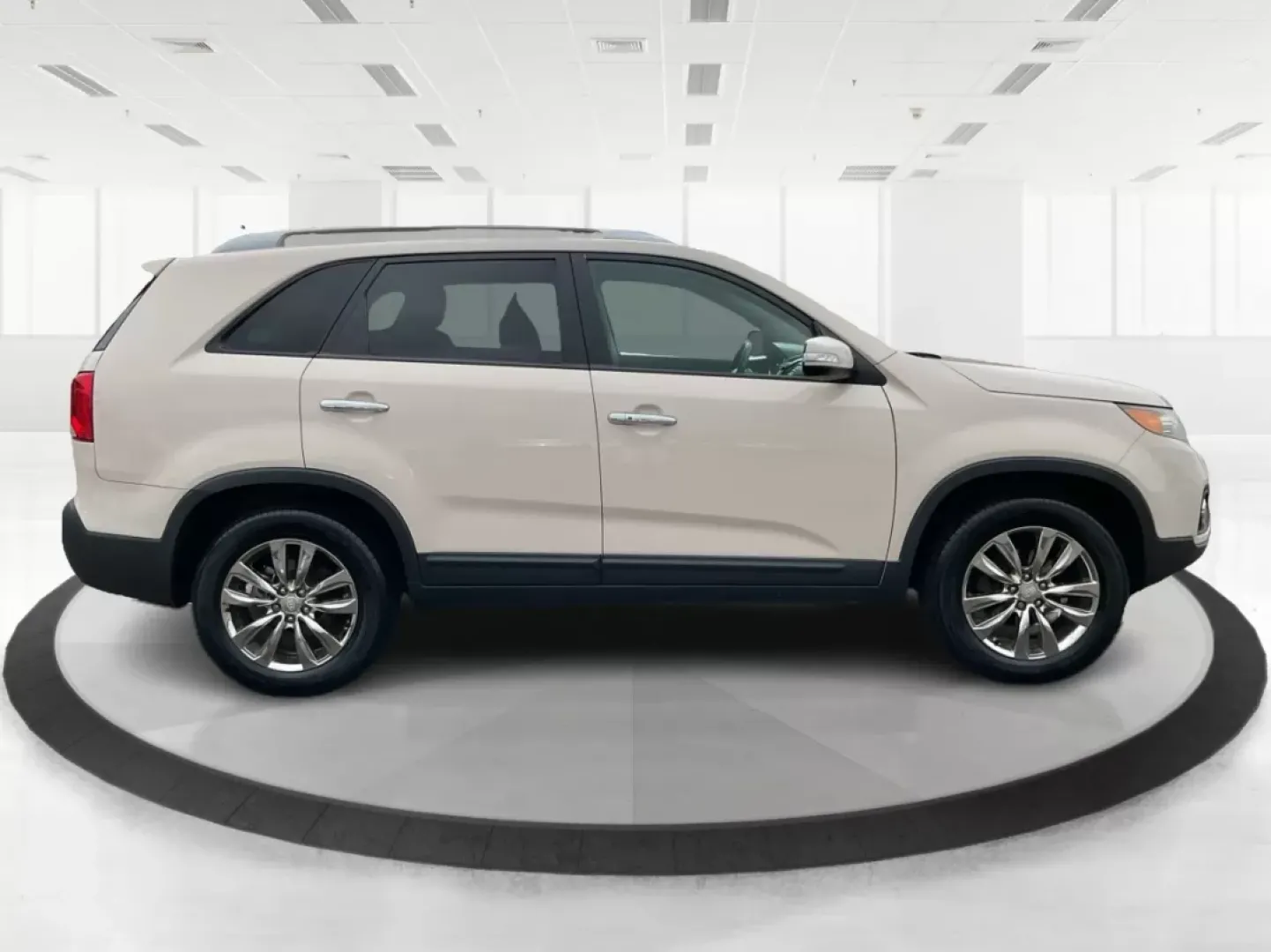 2011 Kia Sorento EX (5XYKU4A11BG) with an 2.4L I-4 DOHC engine, located at 880 E. National Road, Vandalia, OH, 45377, (937) 908-9800, 39.891918, -84.183594 - Are you ready to elevate your family's adventures while keeping comfort and safety at the forefront? Look no further than this 2011 Kia Sorento EX, available now at Advantage Car and Credit, your trusted Buy Here Pay Here dealership located at 1184 Kauffman Ave, Fairborn, OH 45324. With guaranteed a - Photo#1