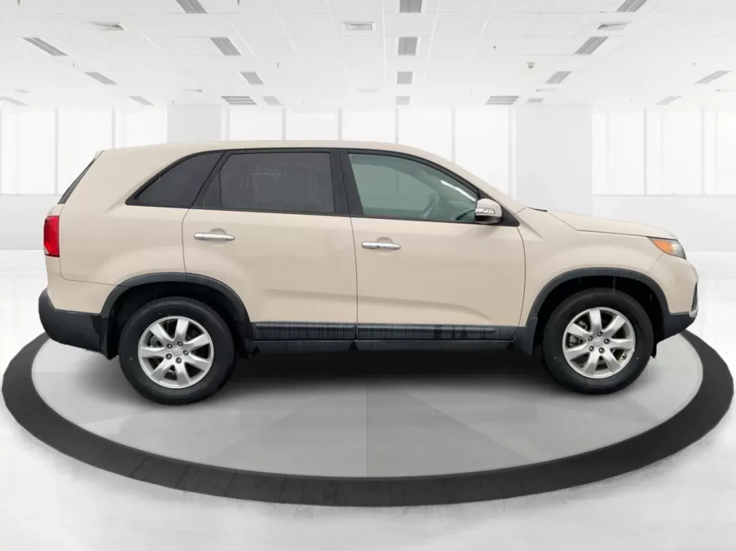 2011 Kia Sorento LX (5XYKT3A1XBG) with an 2.4L I-4 DOHC engine, located at 4508 South Dixie Dr, Moraine, OH, 45439, (937) 908-9800, 39.689976, -84.218452 - Are you searching for the perfect vehicle to enhance your family adventures while providing reliability and comfort? Look no further! At Advantage Car and Credit in Fairborn, OH, we present an exceptional 2011 Kia Sorento that's ready to take your lifestyle to the next level. Whether you're planning - Photo#1